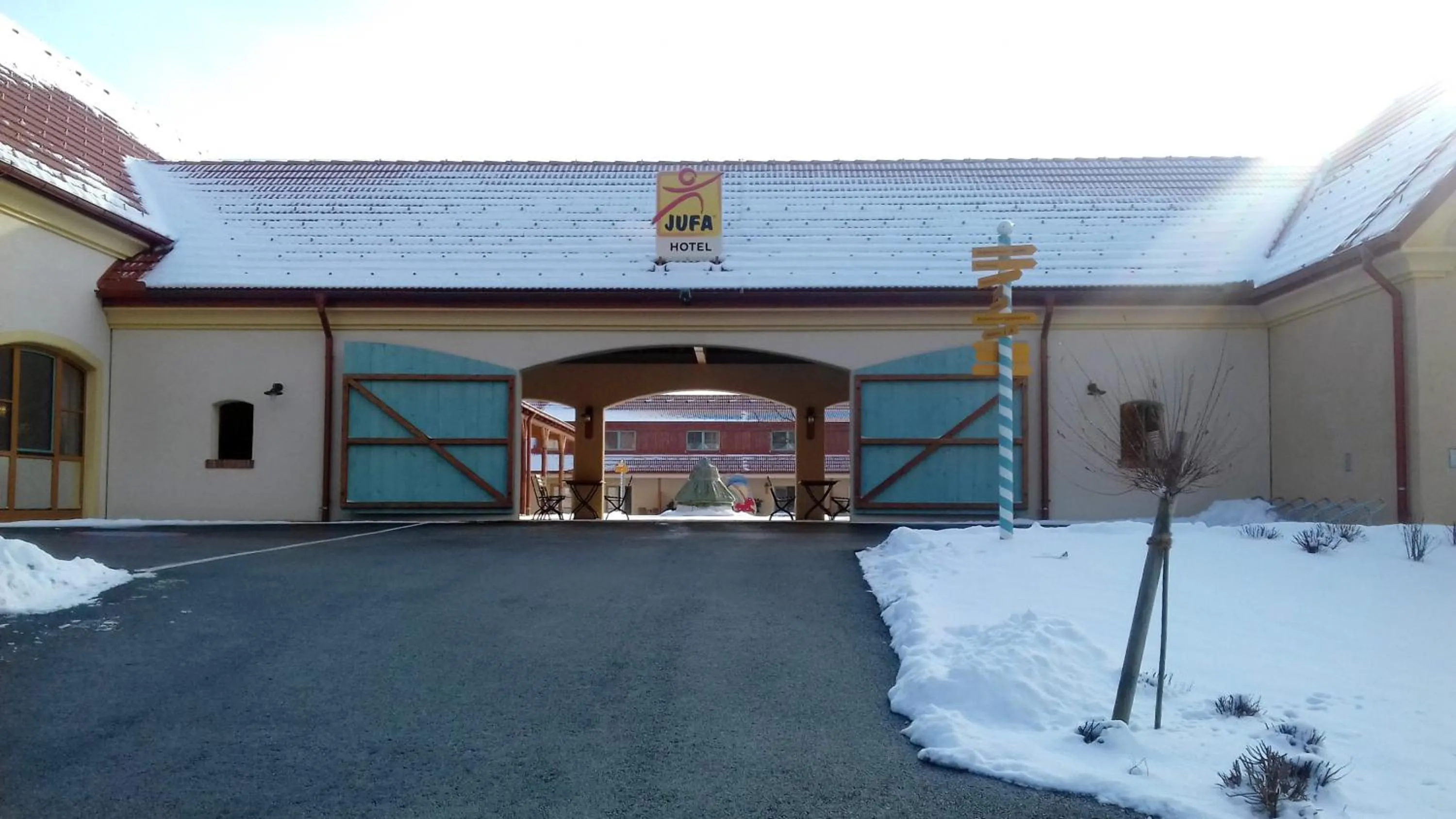 Facade/entrance in JUFA Hotel Neutal