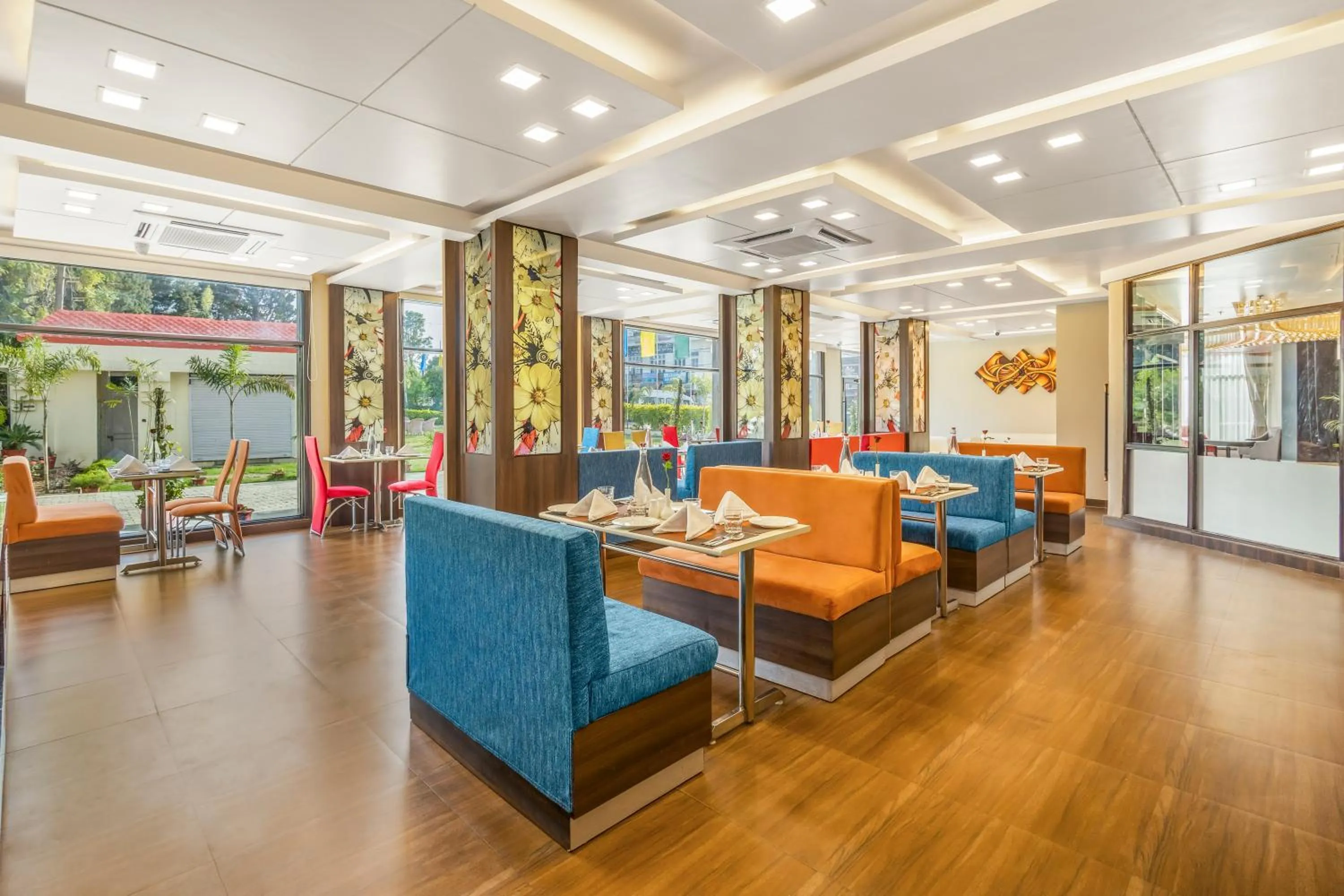 Restaurant/places to eat in The Vaishnodevi Sarovar Portico