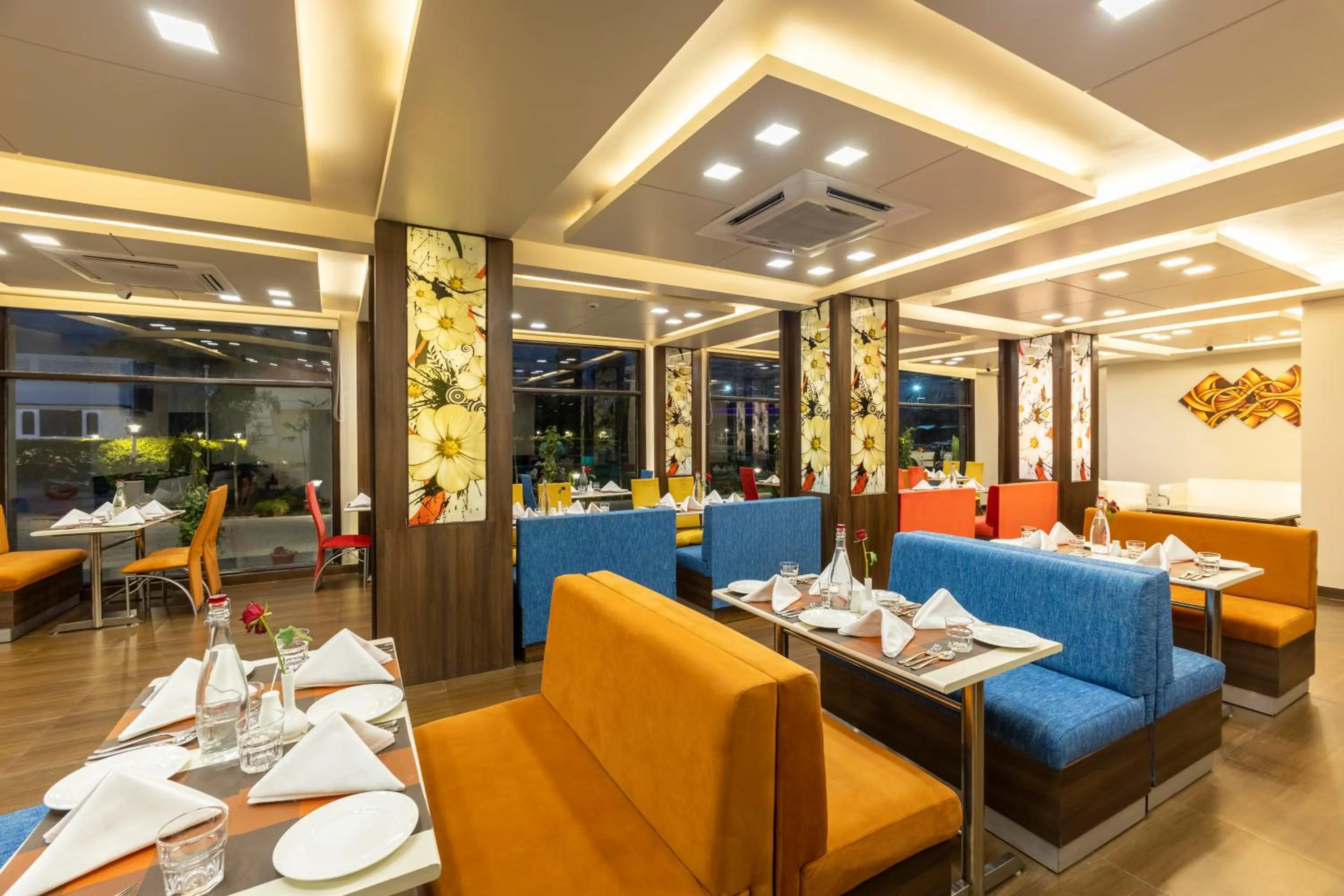 Restaurant/places to eat in The Vaishnodevi Sarovar Portico