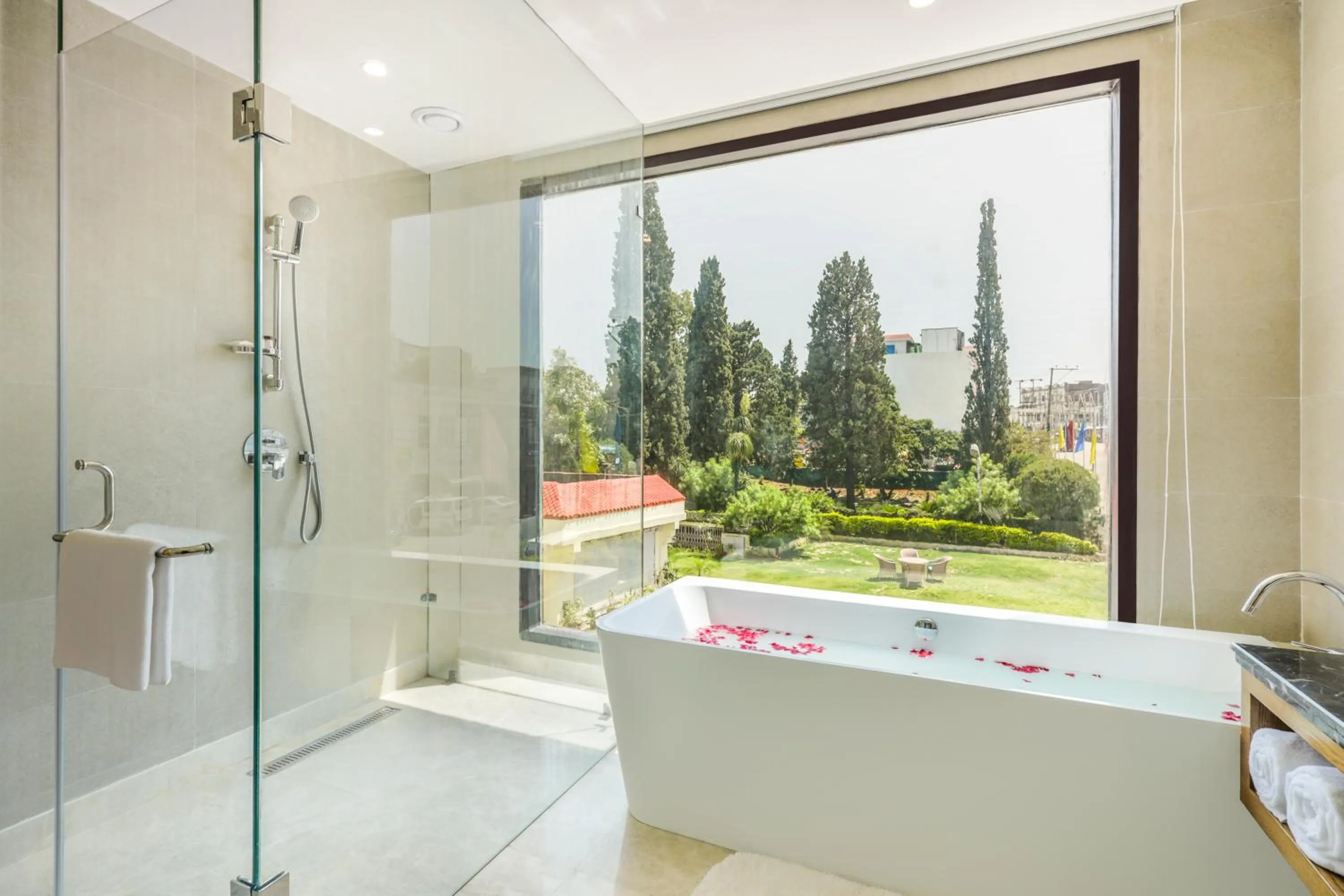 Bath in The Vaishnodevi Sarovar Portico