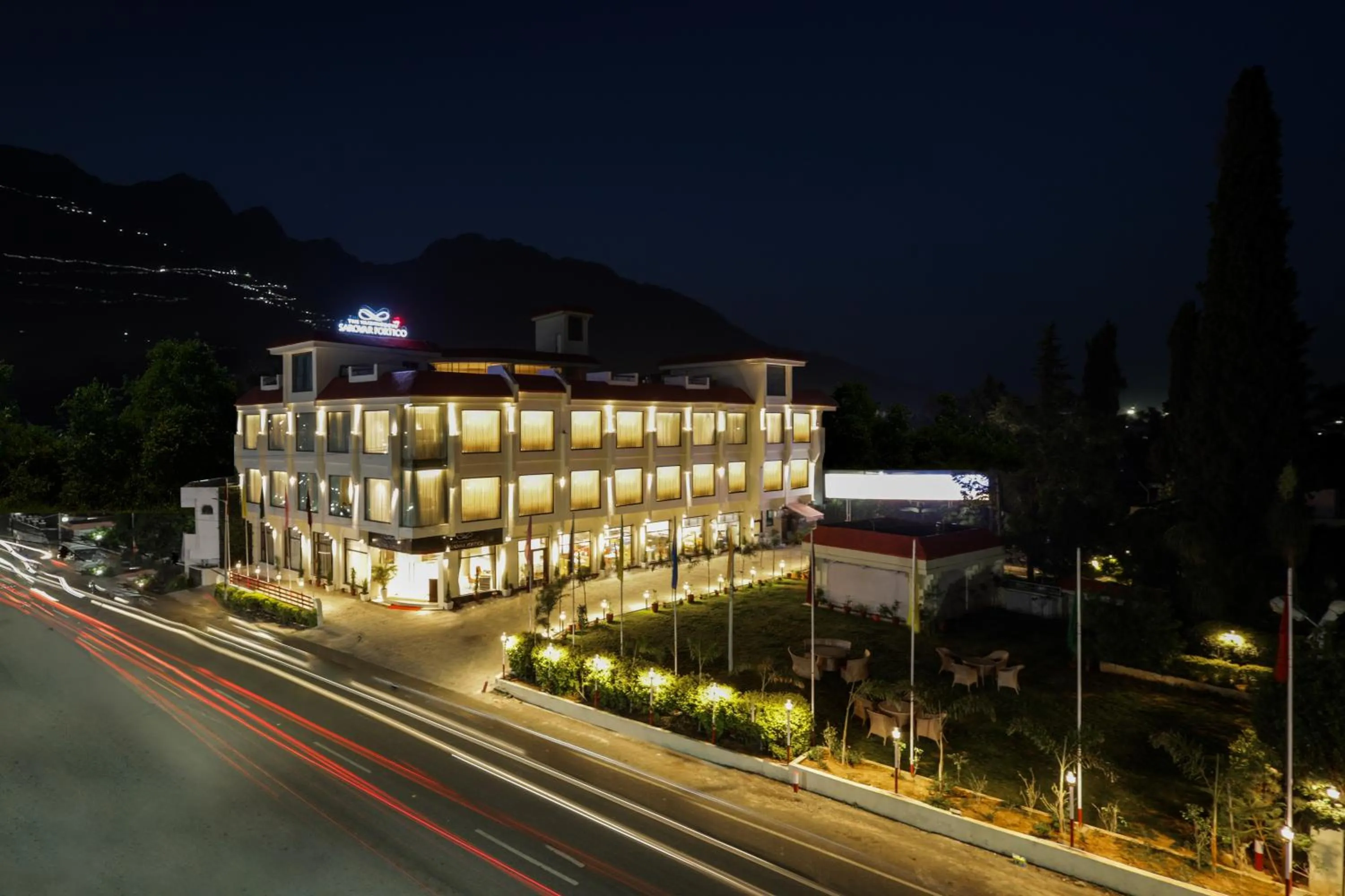 Facade/entrance in The Vaishnodevi Sarovar Portico