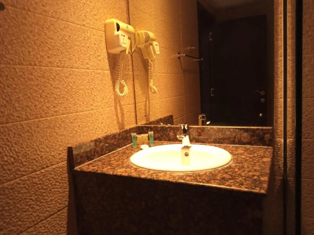 Bathroom in Asfar Hotel Apartments