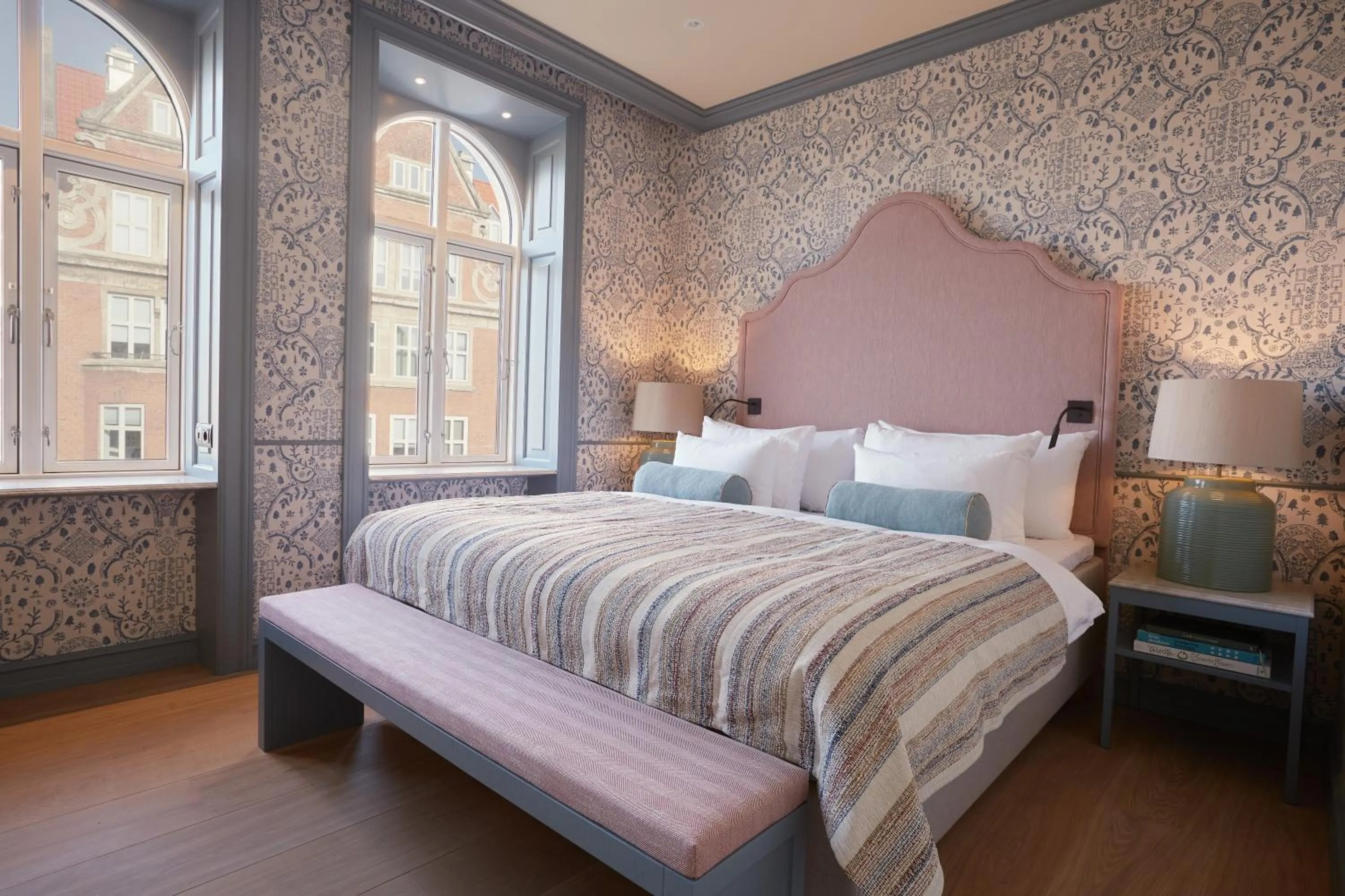 Bed in Henriks Hotel