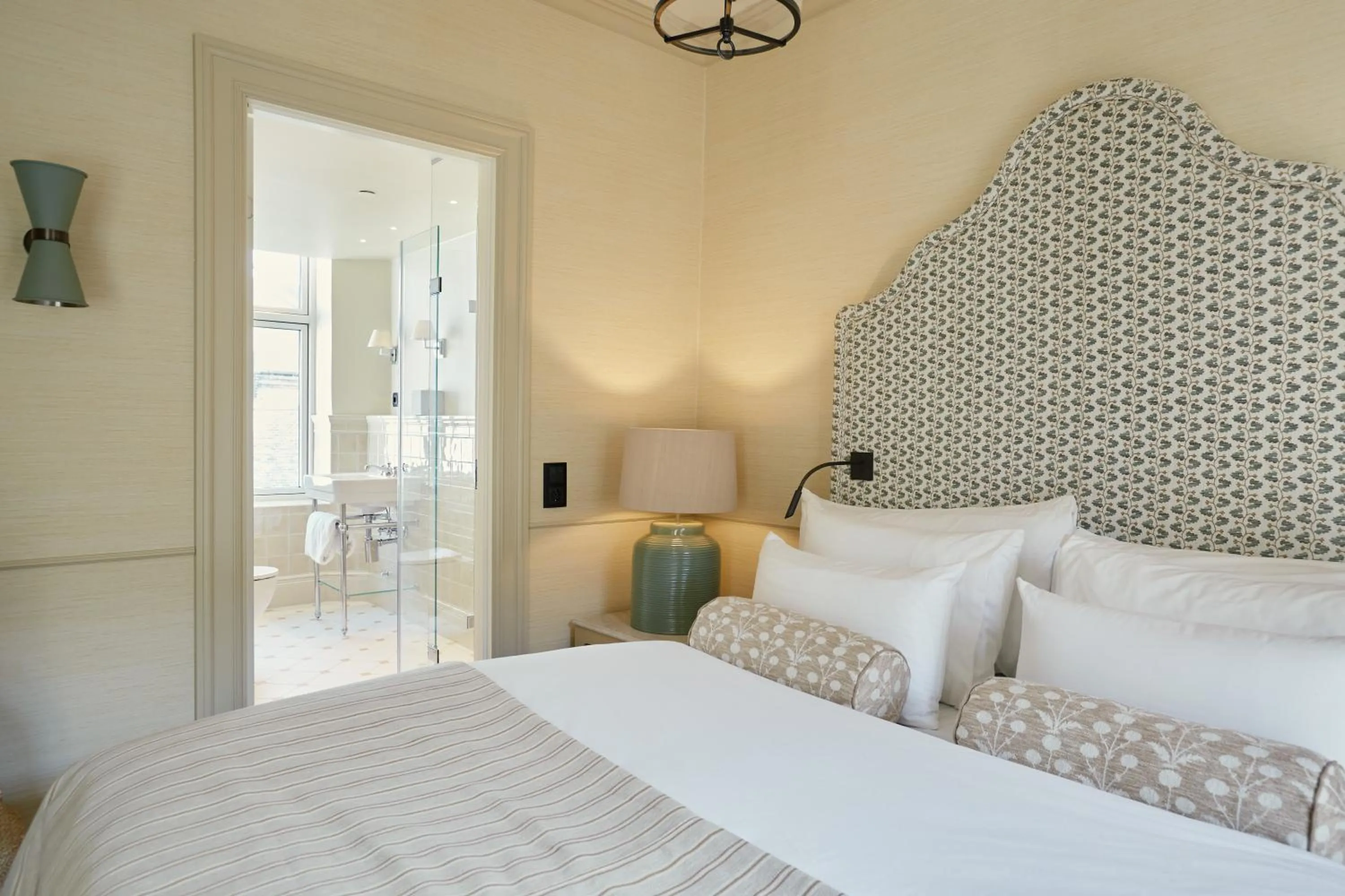 Bed in Henriks Hotel