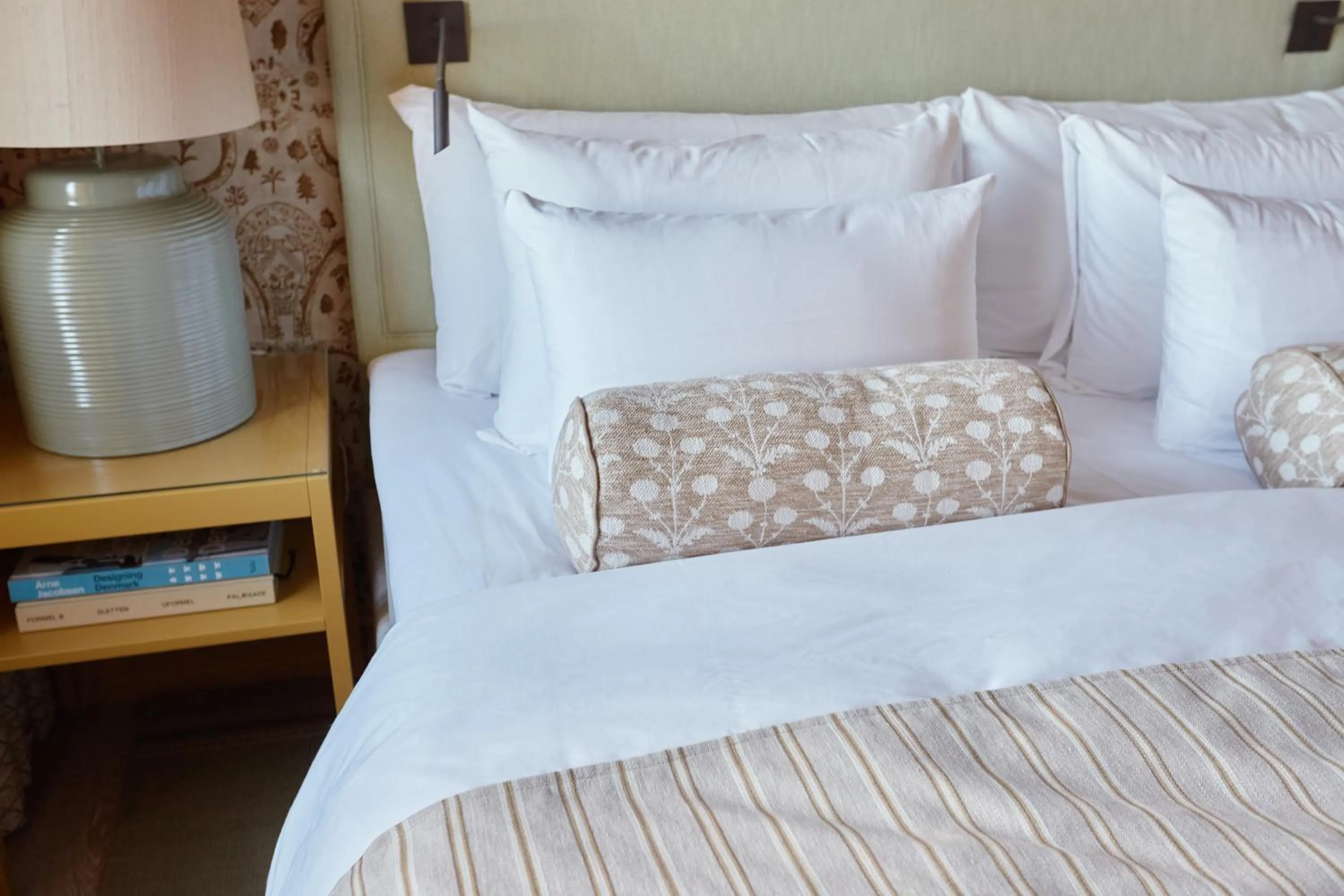 Bed in Henriks Hotel