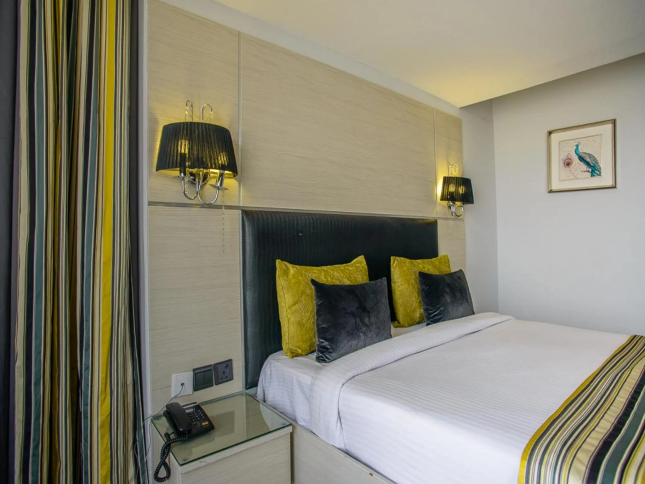 Photo of the whole room, Bed in Cloud Hotel & Suites