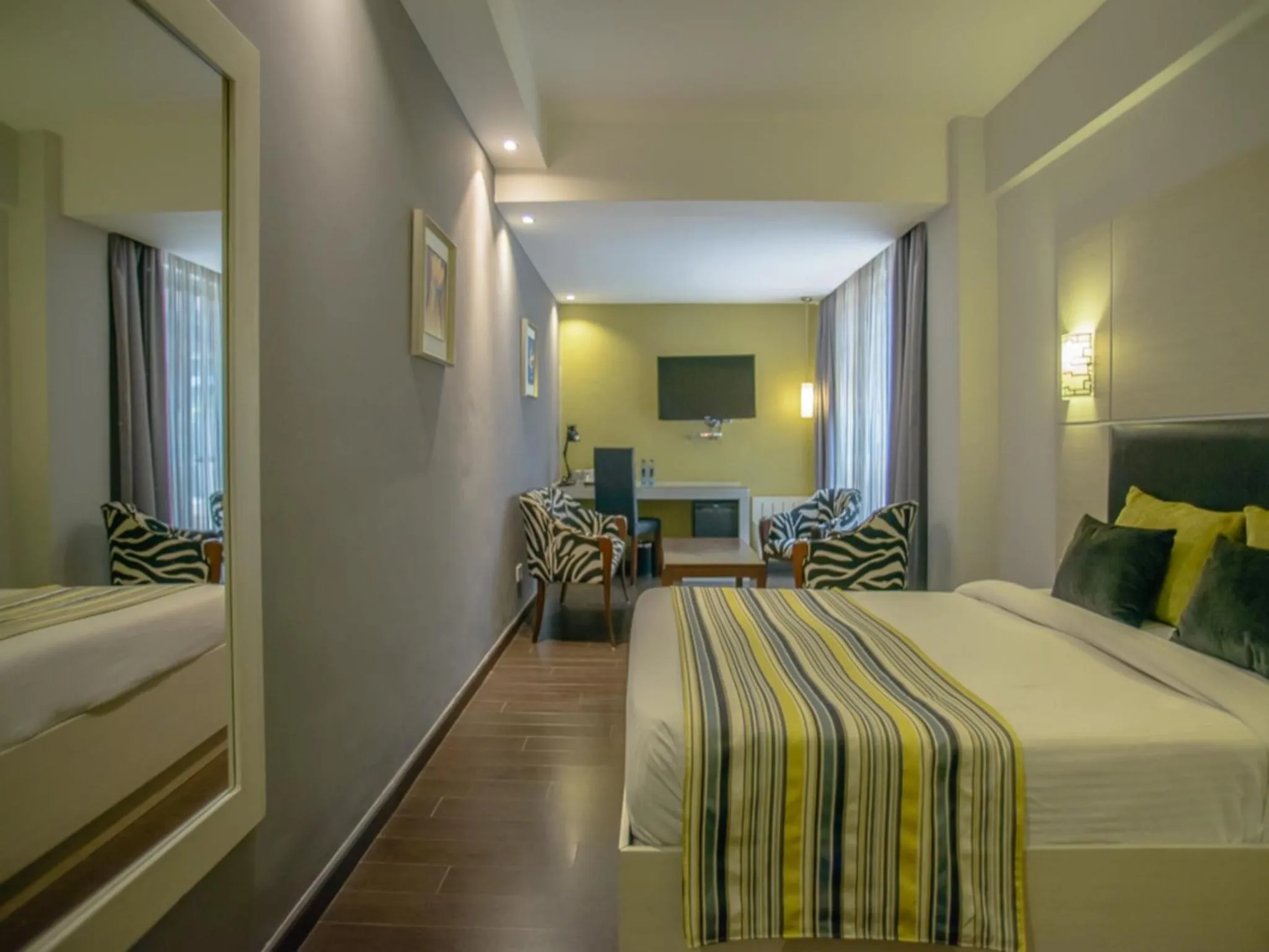 Photo of the whole room, Bed in Cloud Hotel & Suites