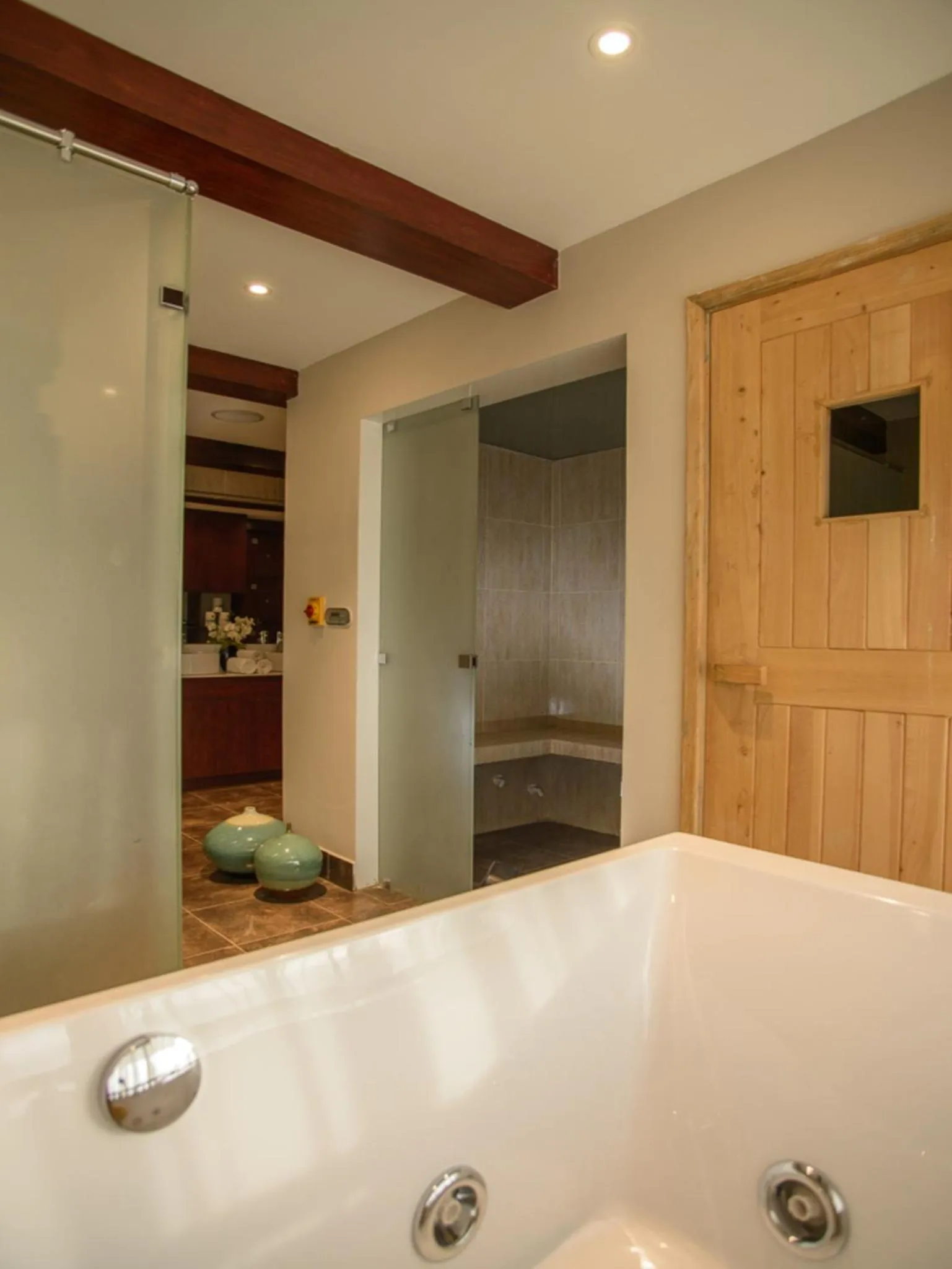 Hot Tub in Cloud Hotel & Suites