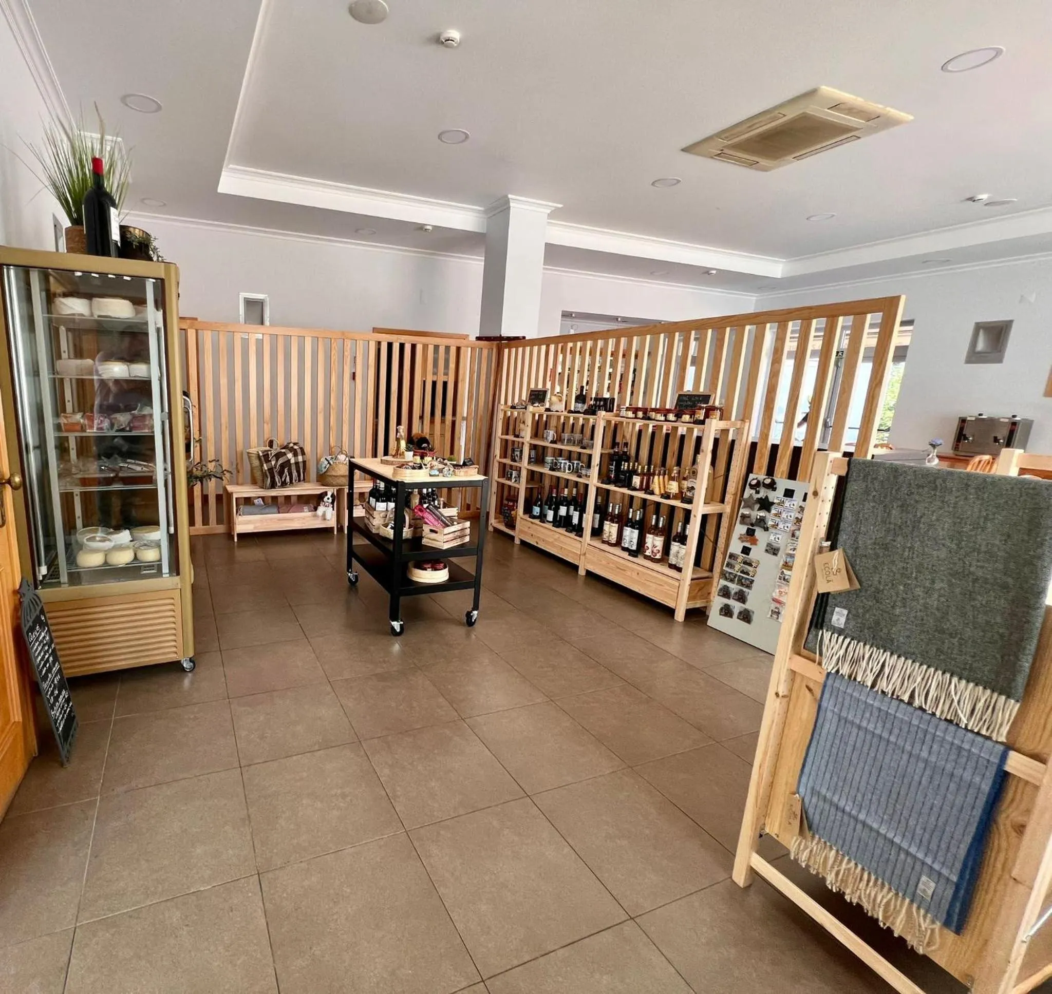 On-site shops in Vale do Zêzere Hotel