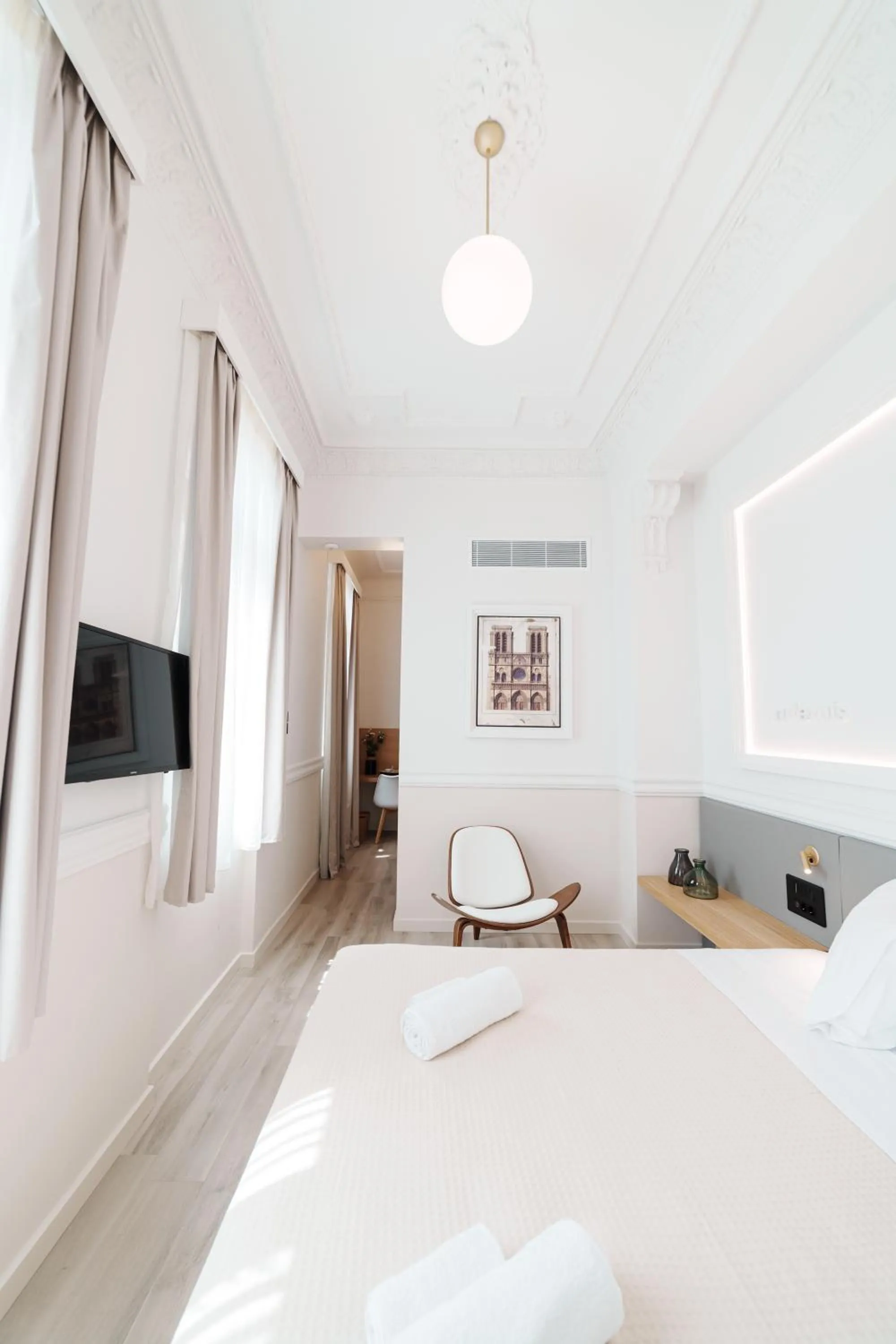 TV and multimedia, Bed in Agora Athens Suites