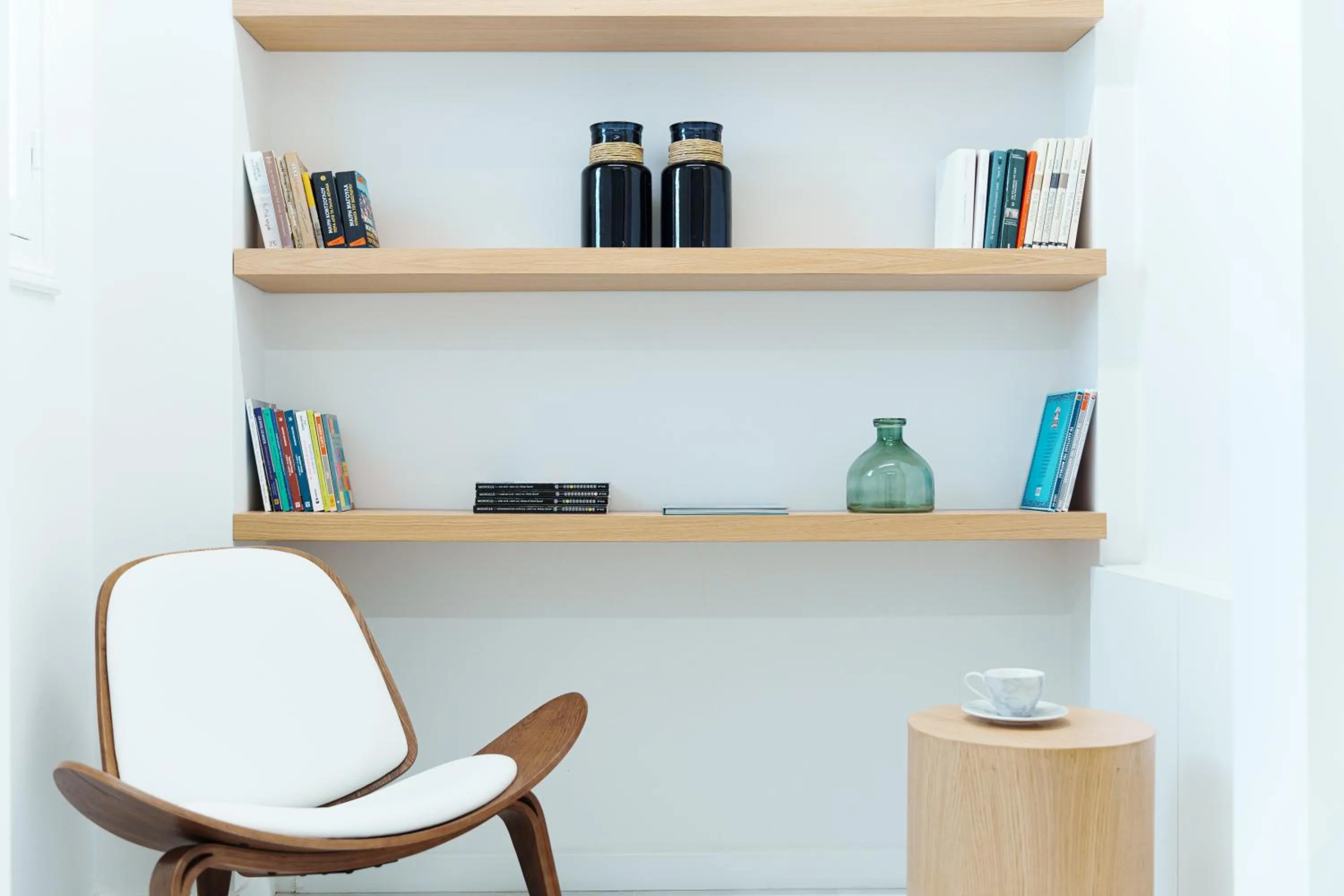 Communal lounge/ TV room in Agora Athens Suites