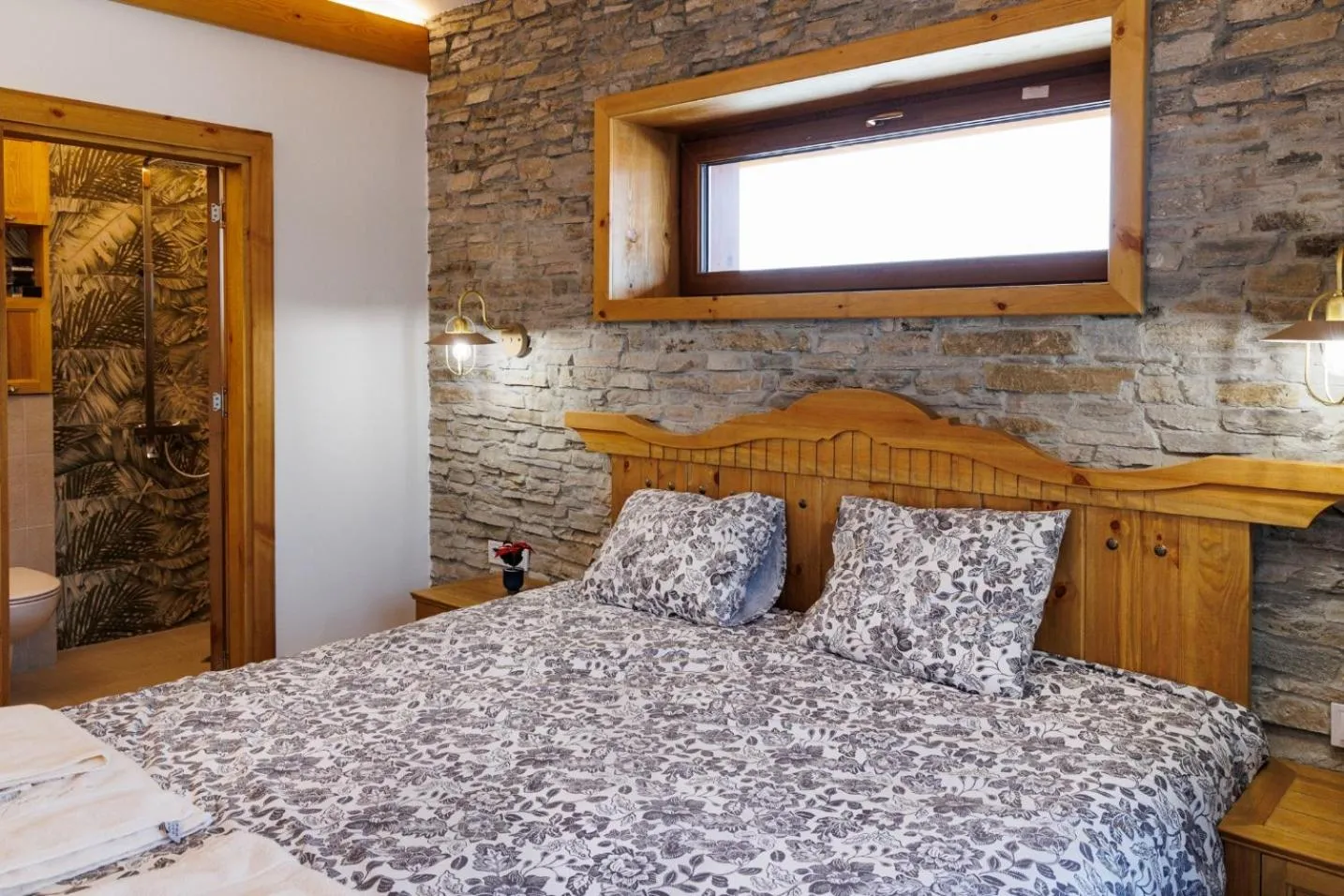Bed in Villa Letizia & Raphael w Sauna near Pirin Golf Resort