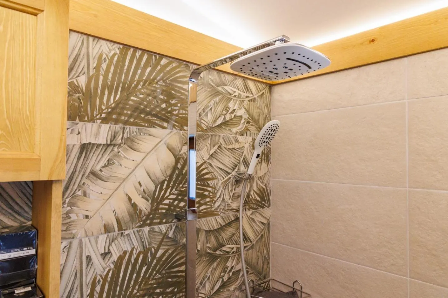 Shower in Villa Letizia & Raphael w Sauna near Pirin Golf Resort