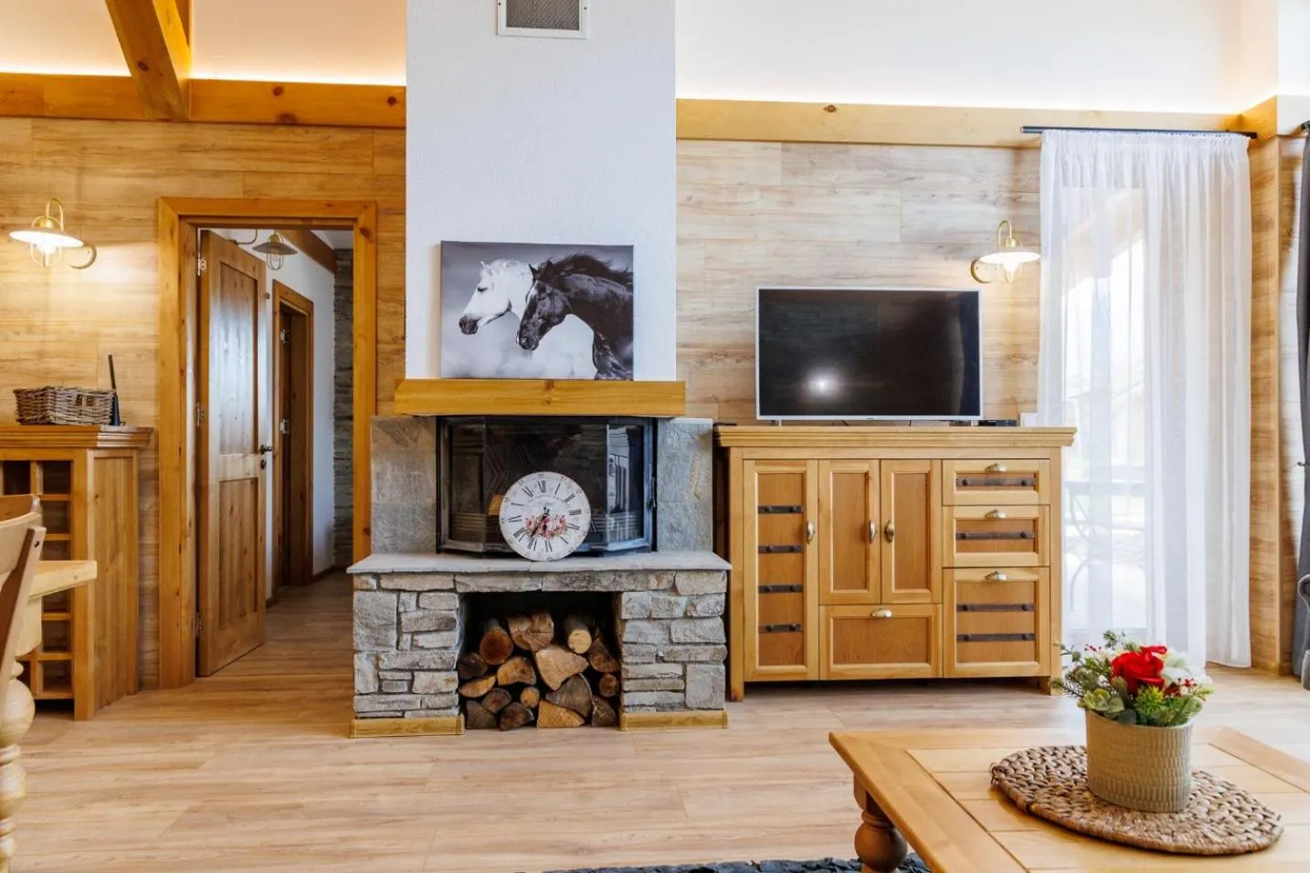 TV and multimedia in Villa Letizia & Raphael w Sauna near Pirin Golf Resort