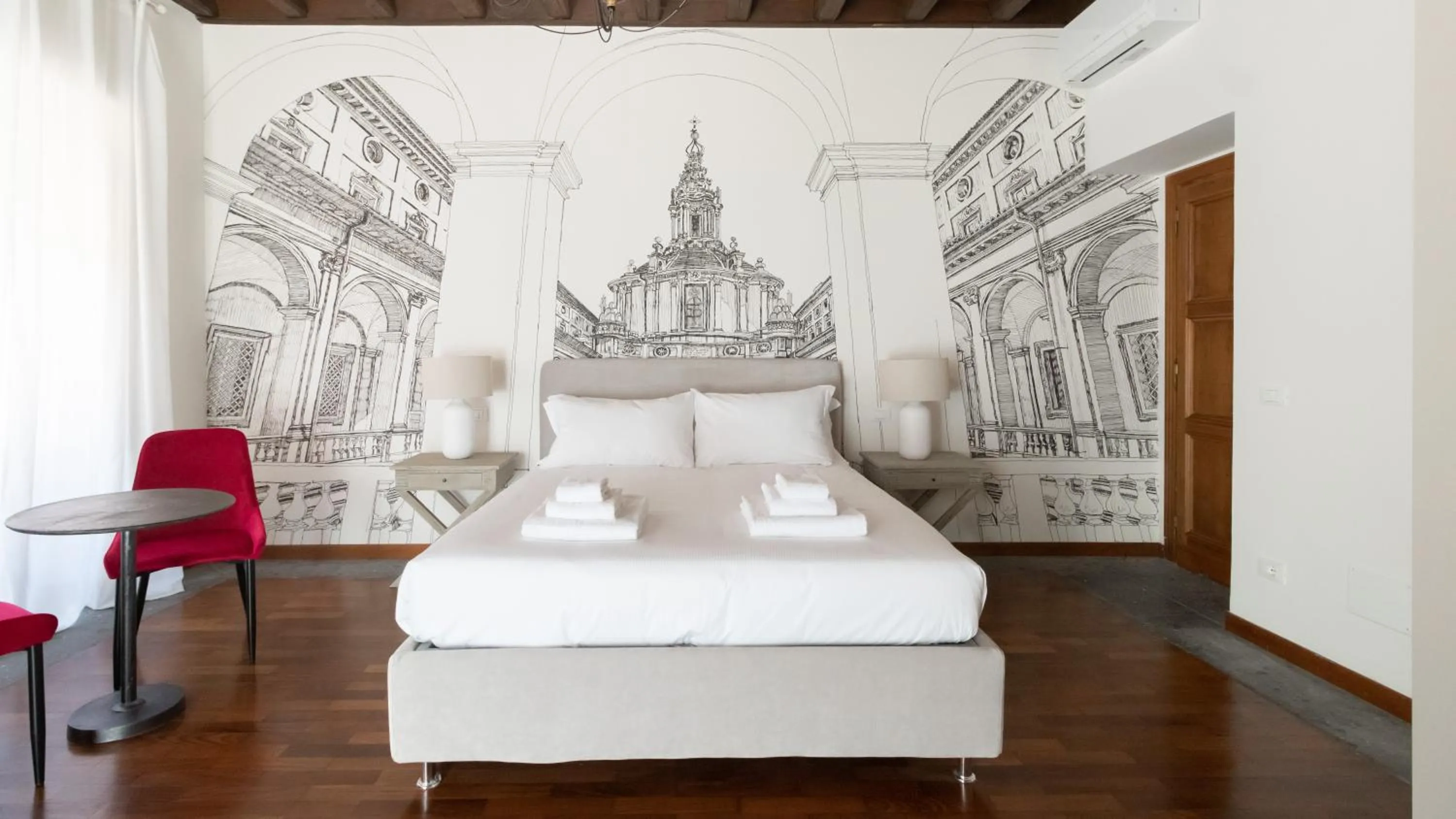 Bed in Italianway Collection - Barberini Elegantia Apartments Roma