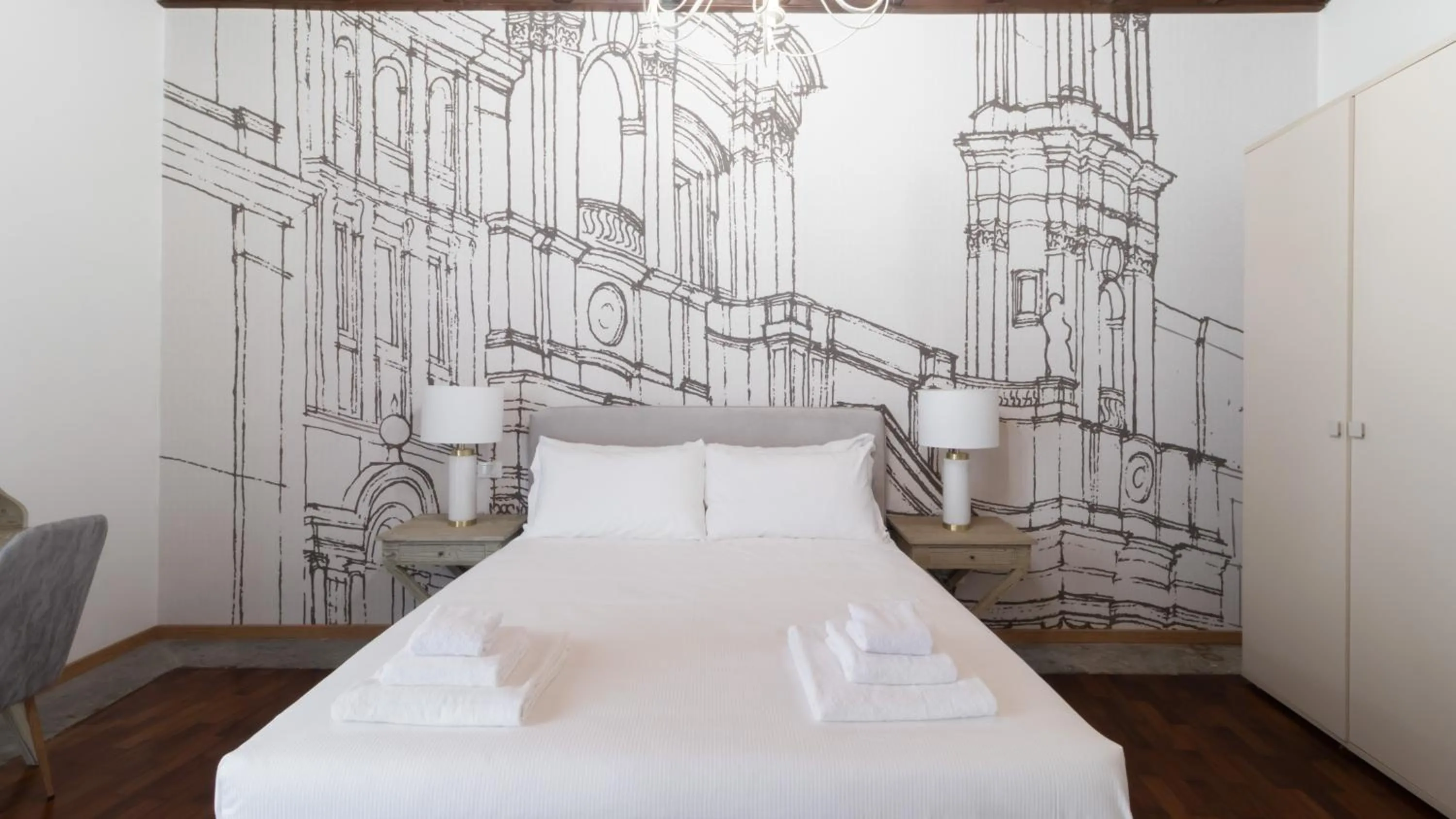 Bed in Italianway Collection - Barberini Elegantia Apartments Roma