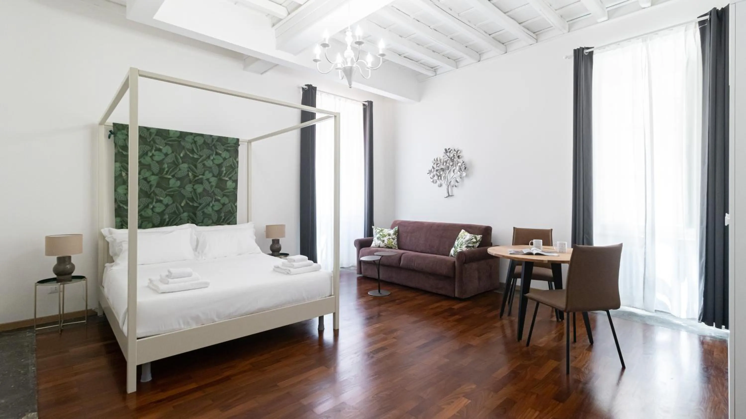 Bed in Italianway Collection - Barberini Elegantia Apartments Roma