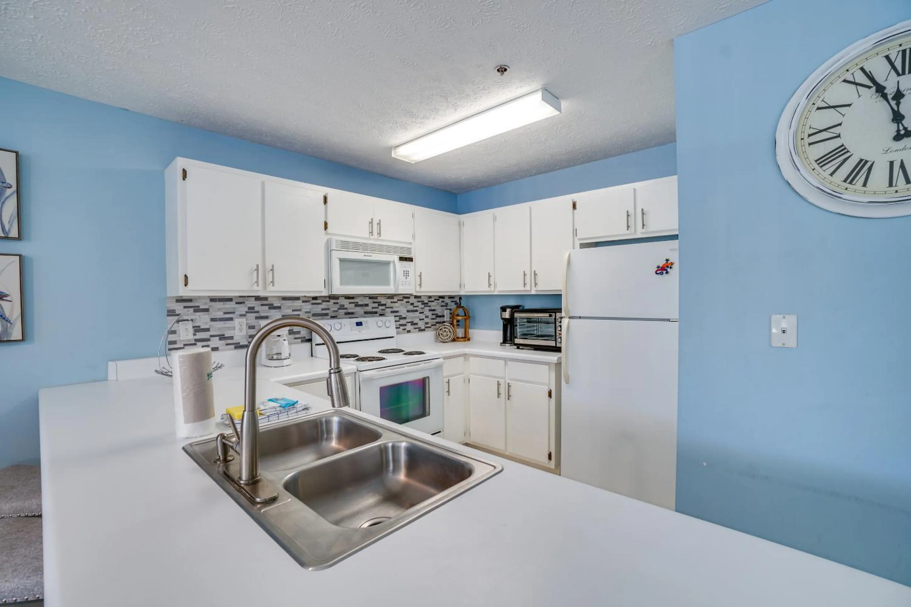 Coffee/tea facilities in Peachtree Place Condominiums by Panhandle Getaways