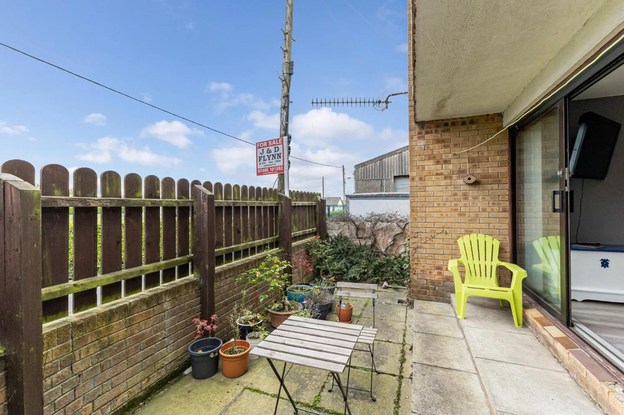 Patio in Central Apartment 3B