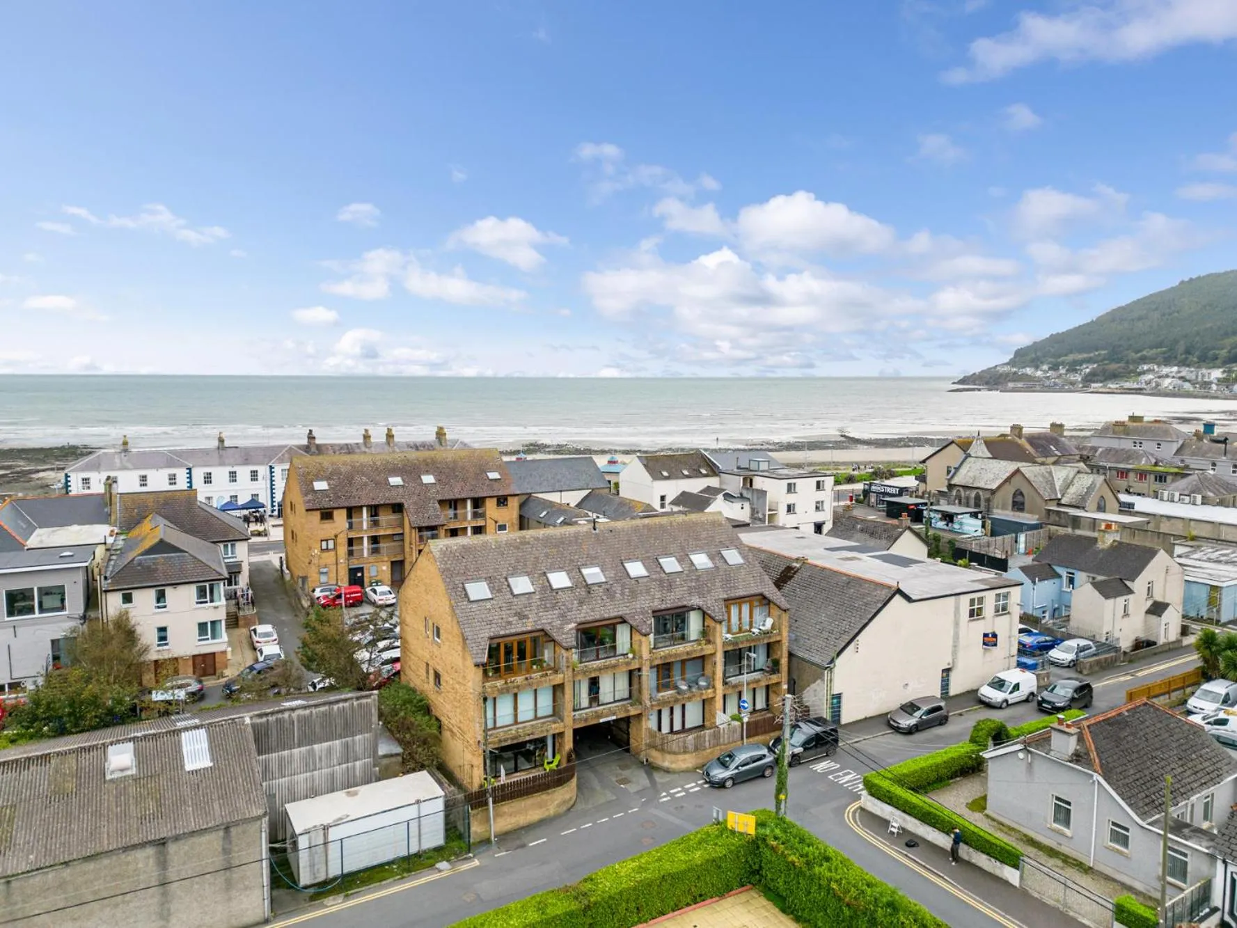 Property building in Central Apartment 3B