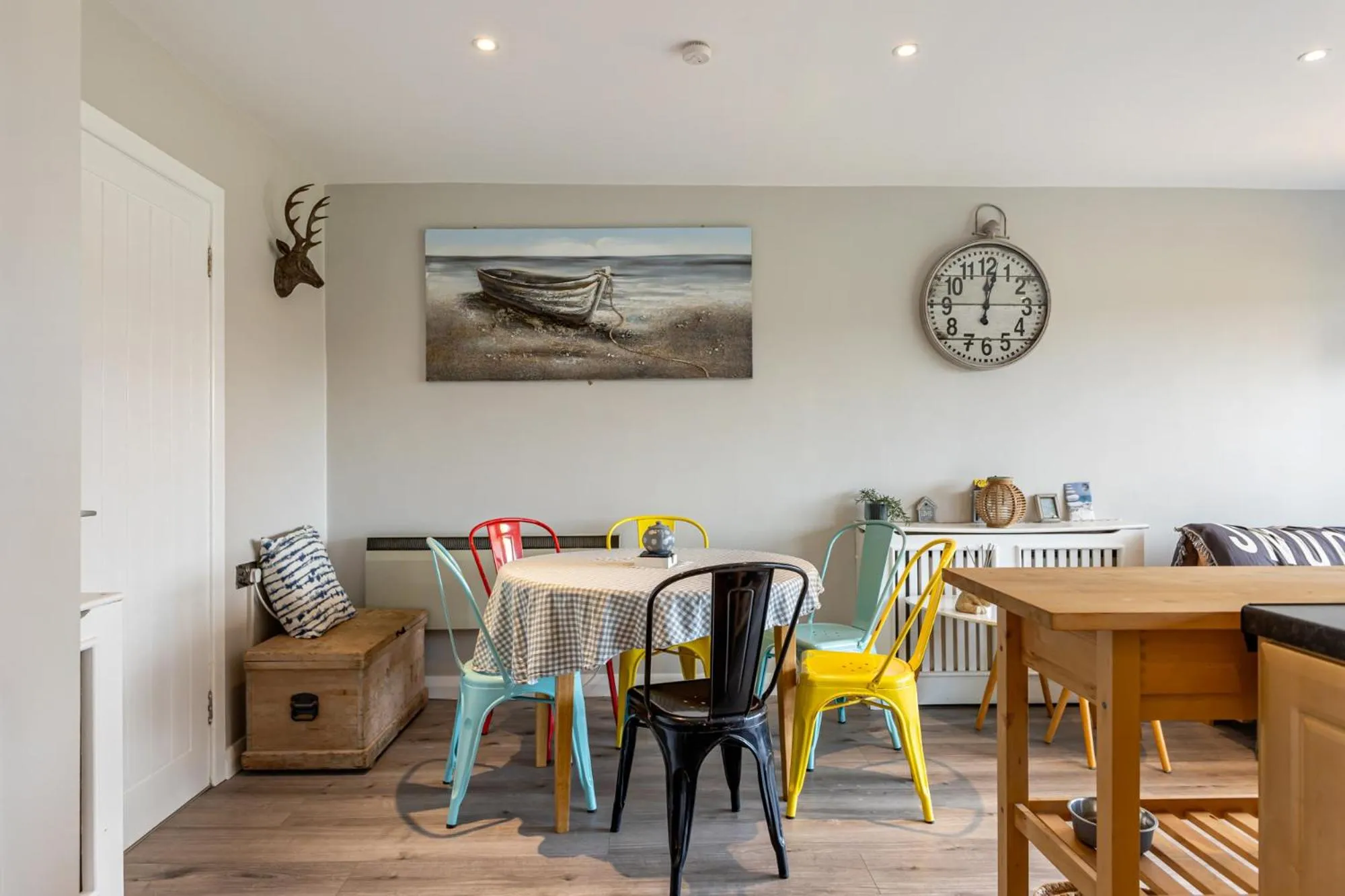 Dining area in Central Apartment 3B