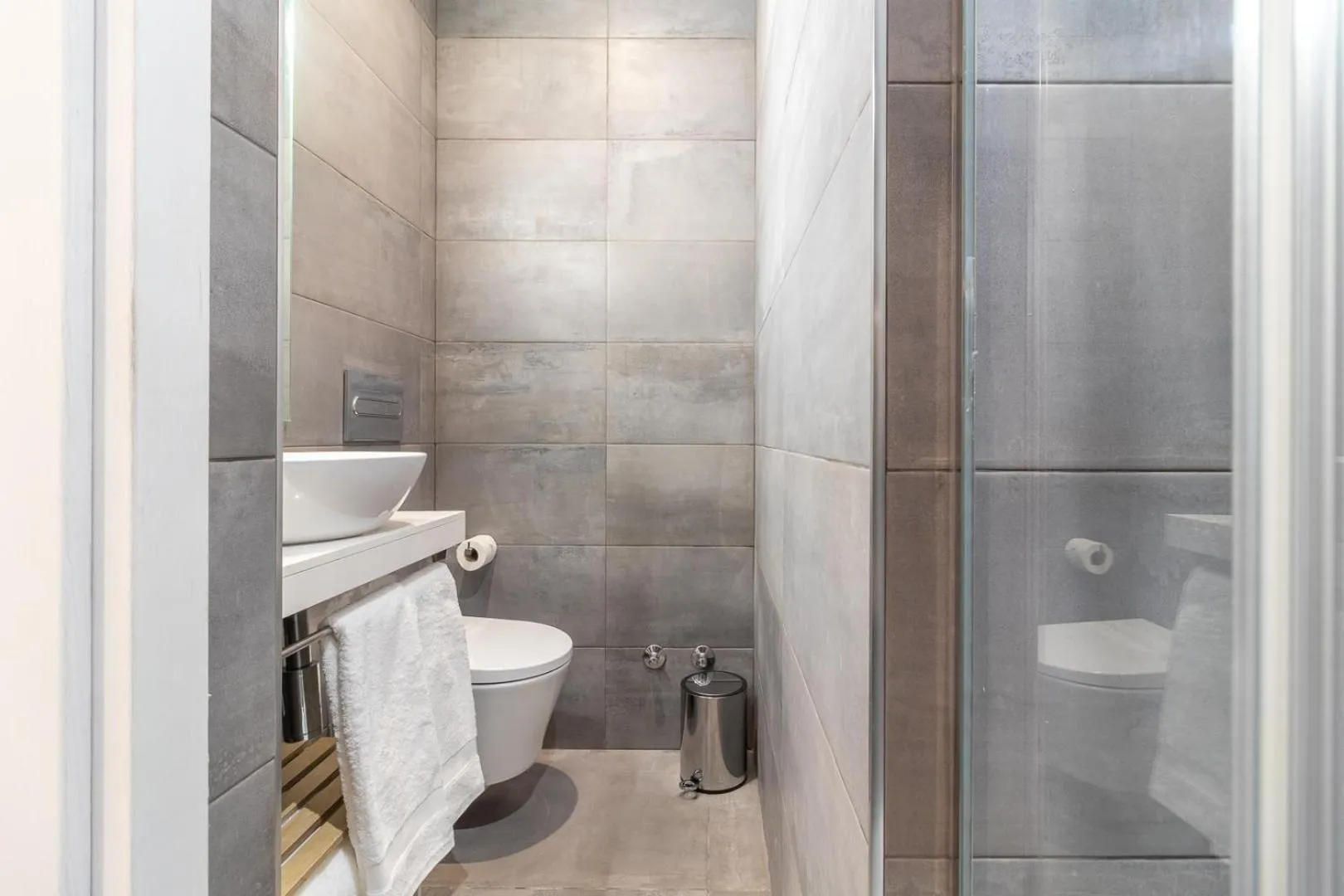 Bathroom in Avenue 41 Guest House