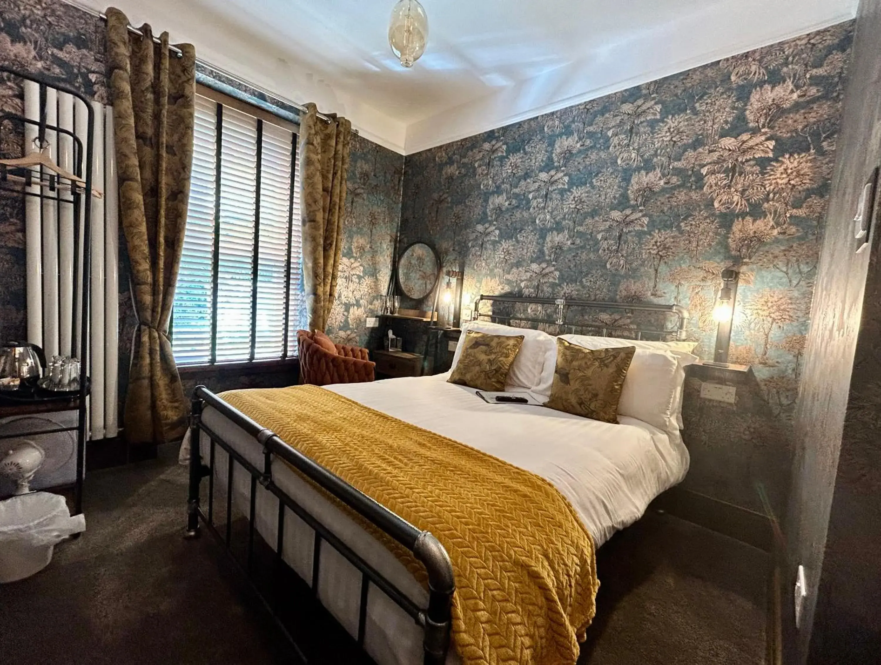 Small Double Room in The Devonshire Villa Small Double Room in The Devonshire Villa