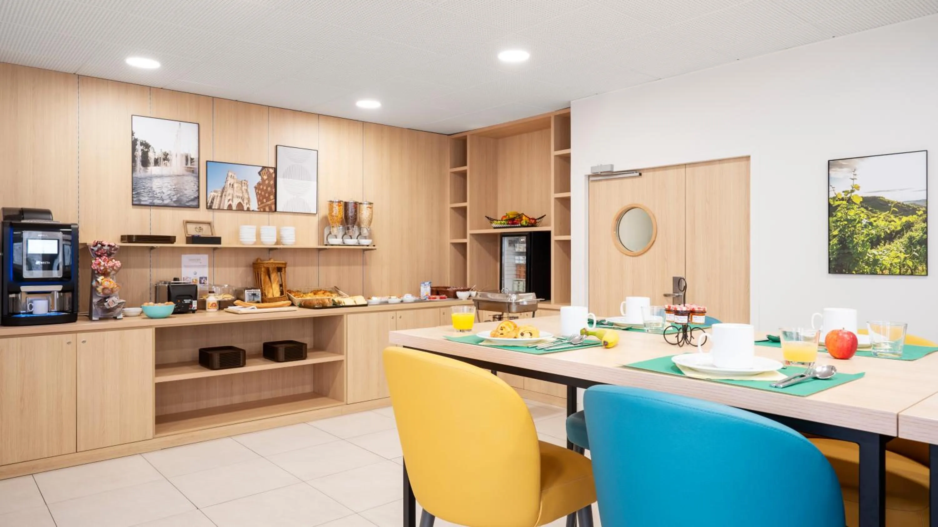 Buffet breakfast in Residhome Dijon Cité Des Vignes