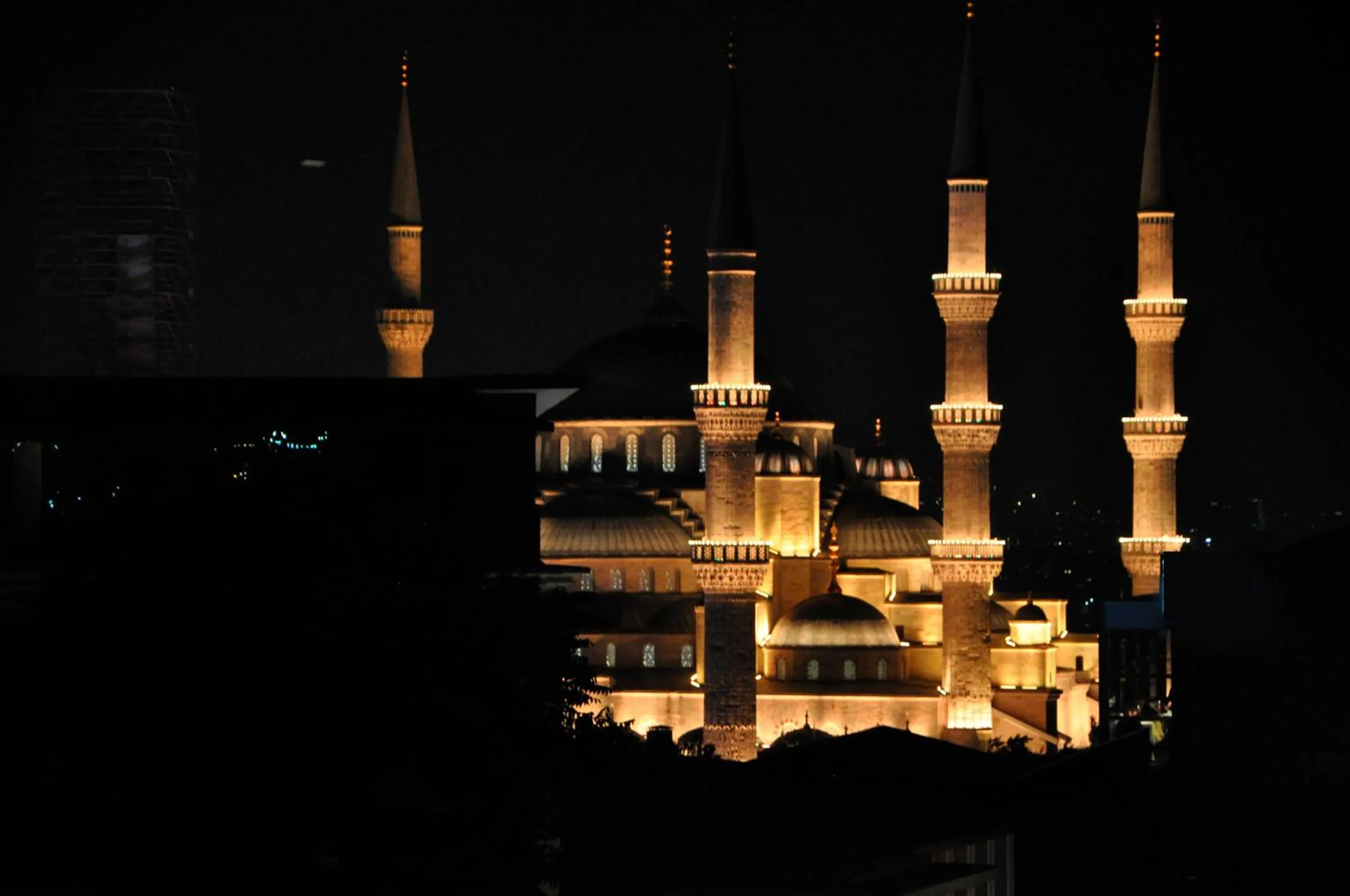 Restaurant/places to eat in Olimpic Hotel