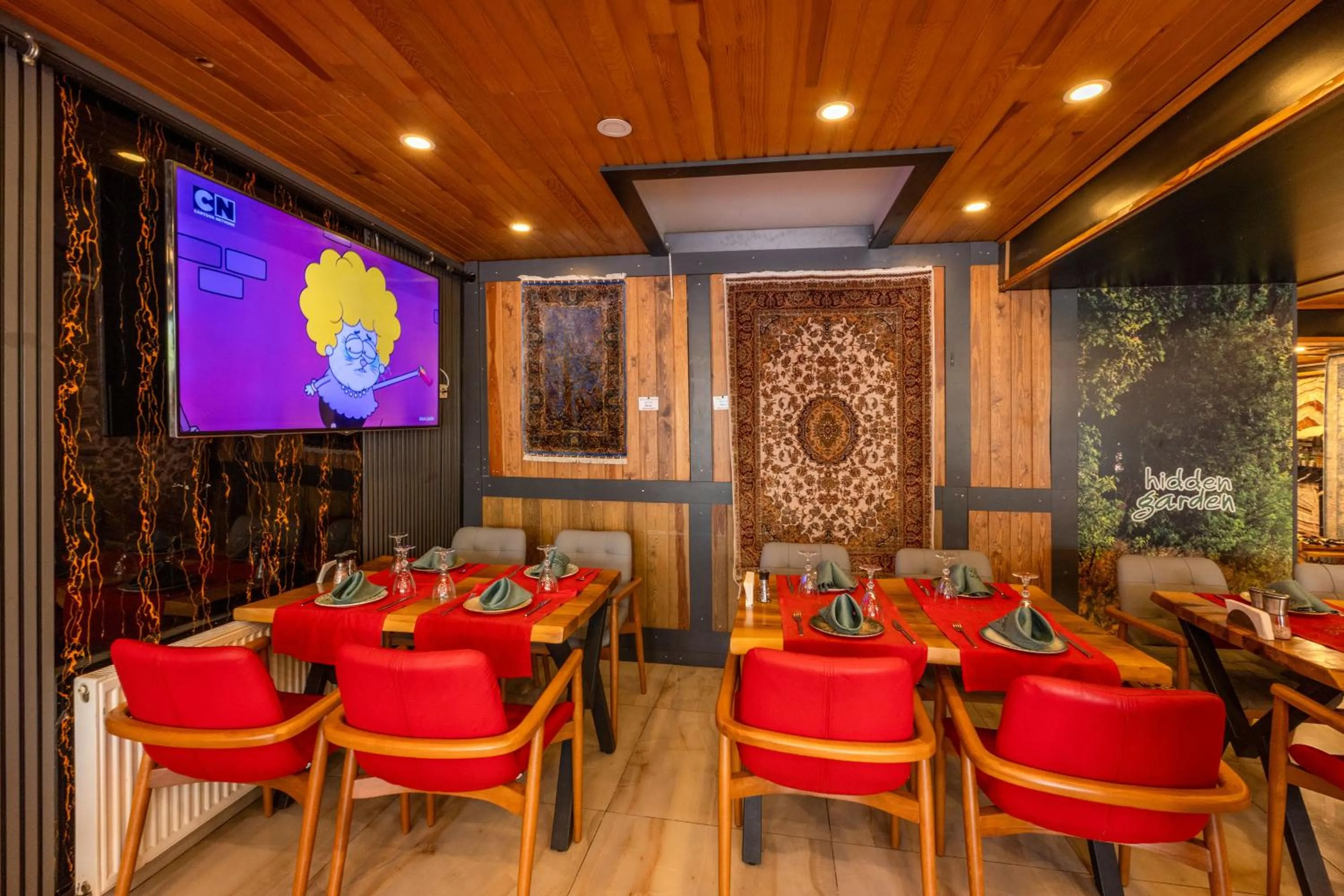 Restaurant/places to eat in Olimpic Hotel