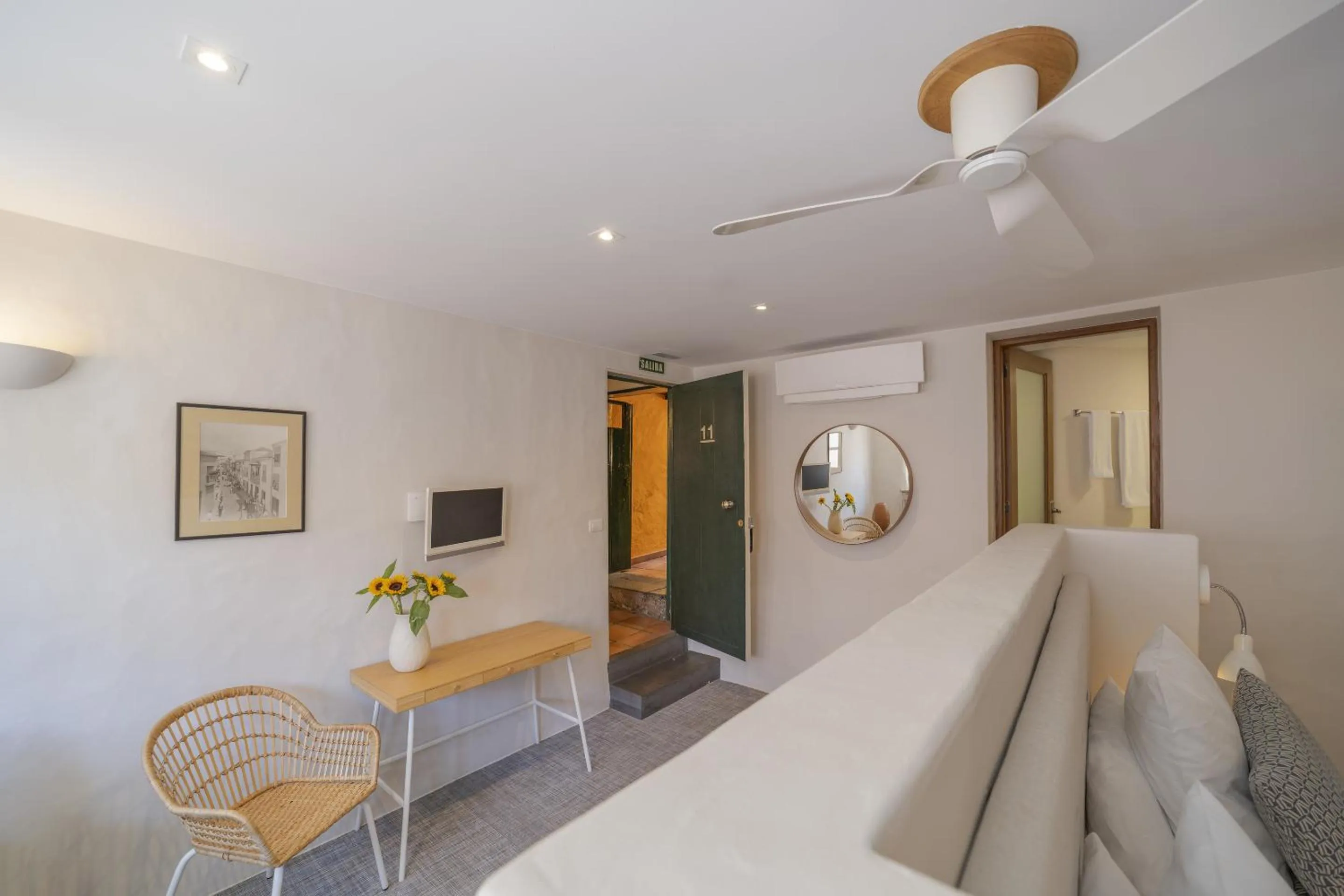 Photo of the whole room in Hotel San Telmo