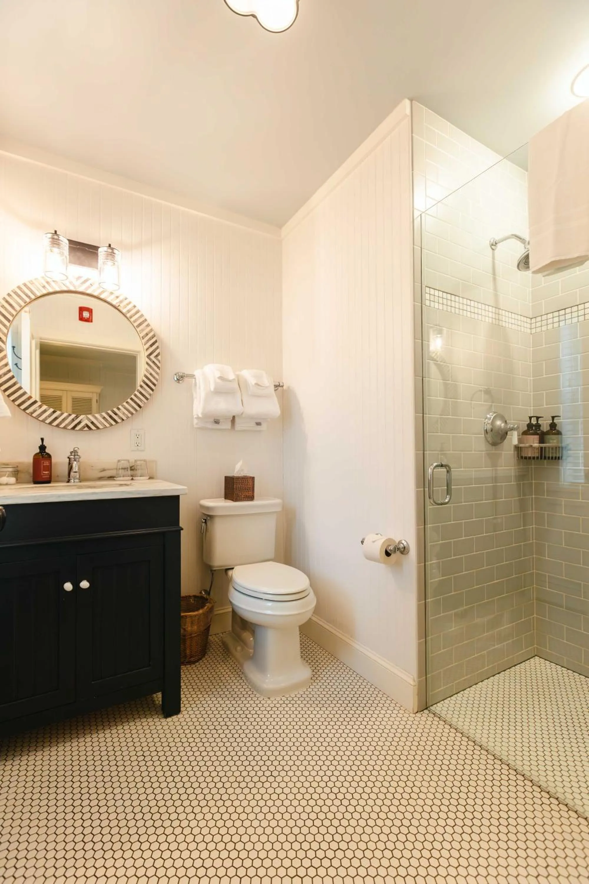 Shower in Hill Farm Inn - Manchester