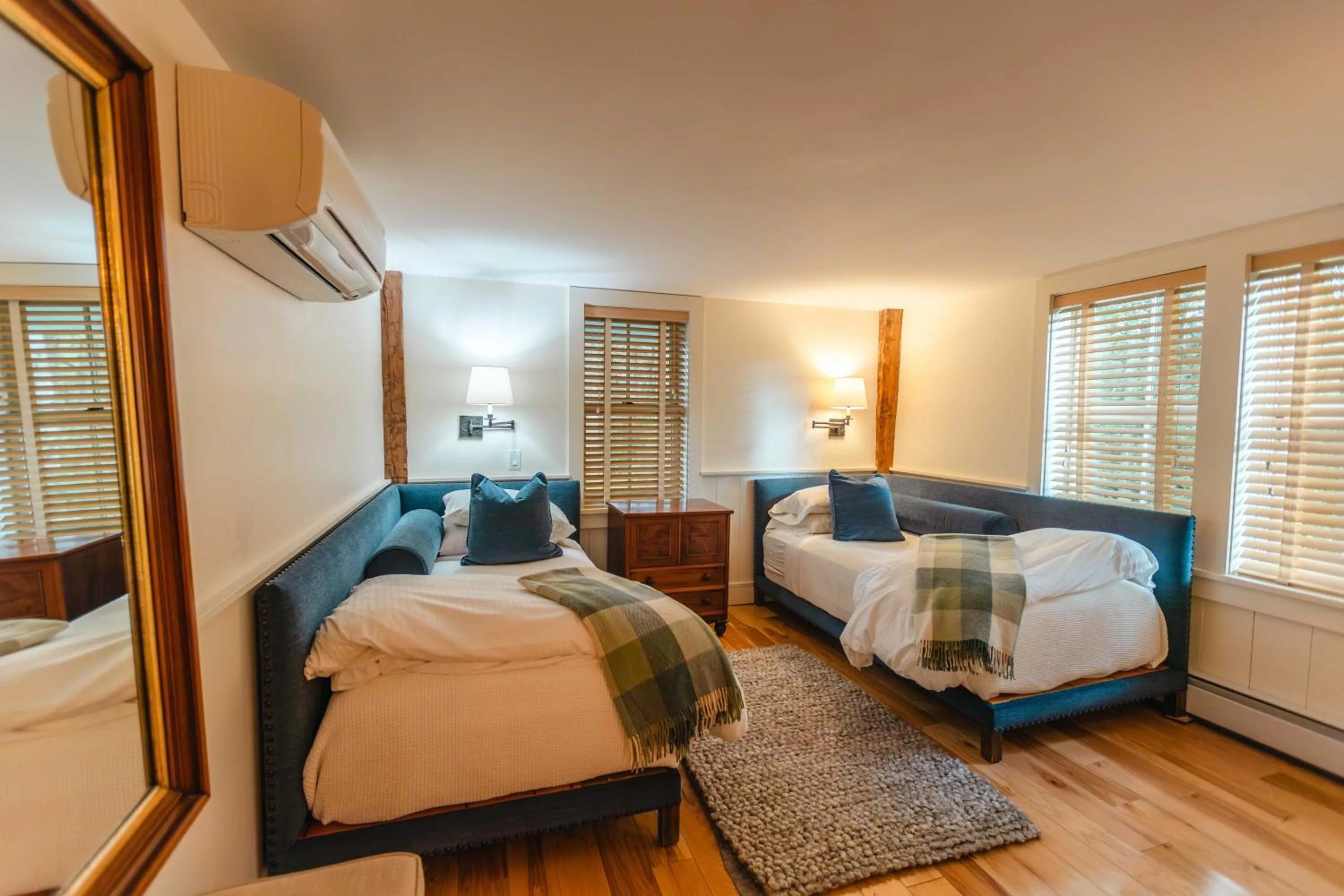 Bedroom, Bed in Hill Farm Inn - Manchester