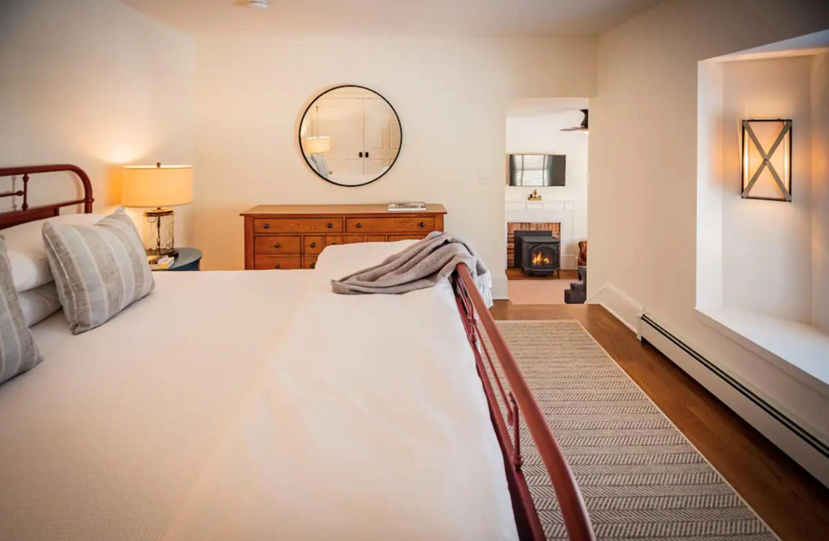 Bed in Hill Farm Inn - Manchester