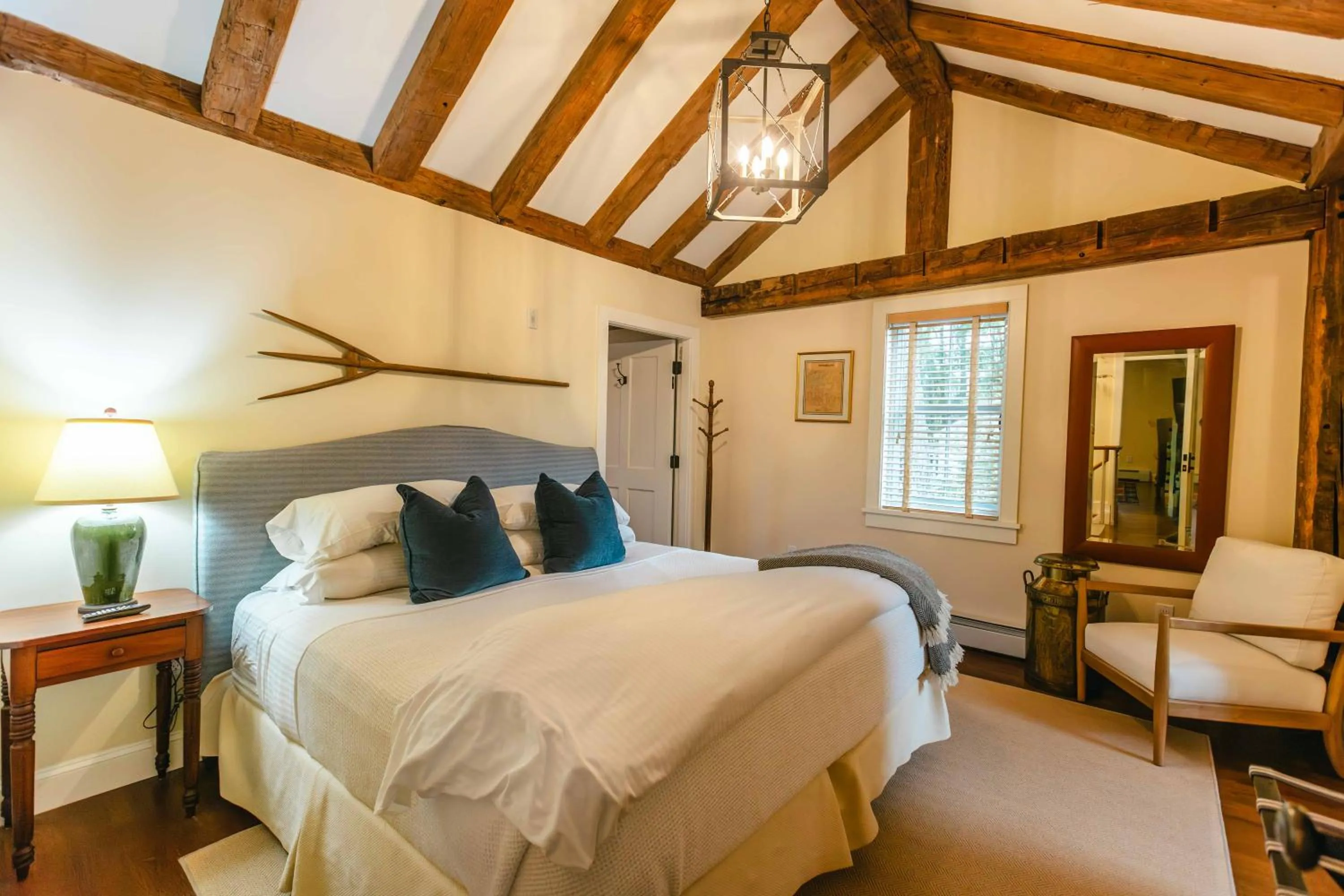 Bedroom, Bed in Hill Farm Inn - Manchester