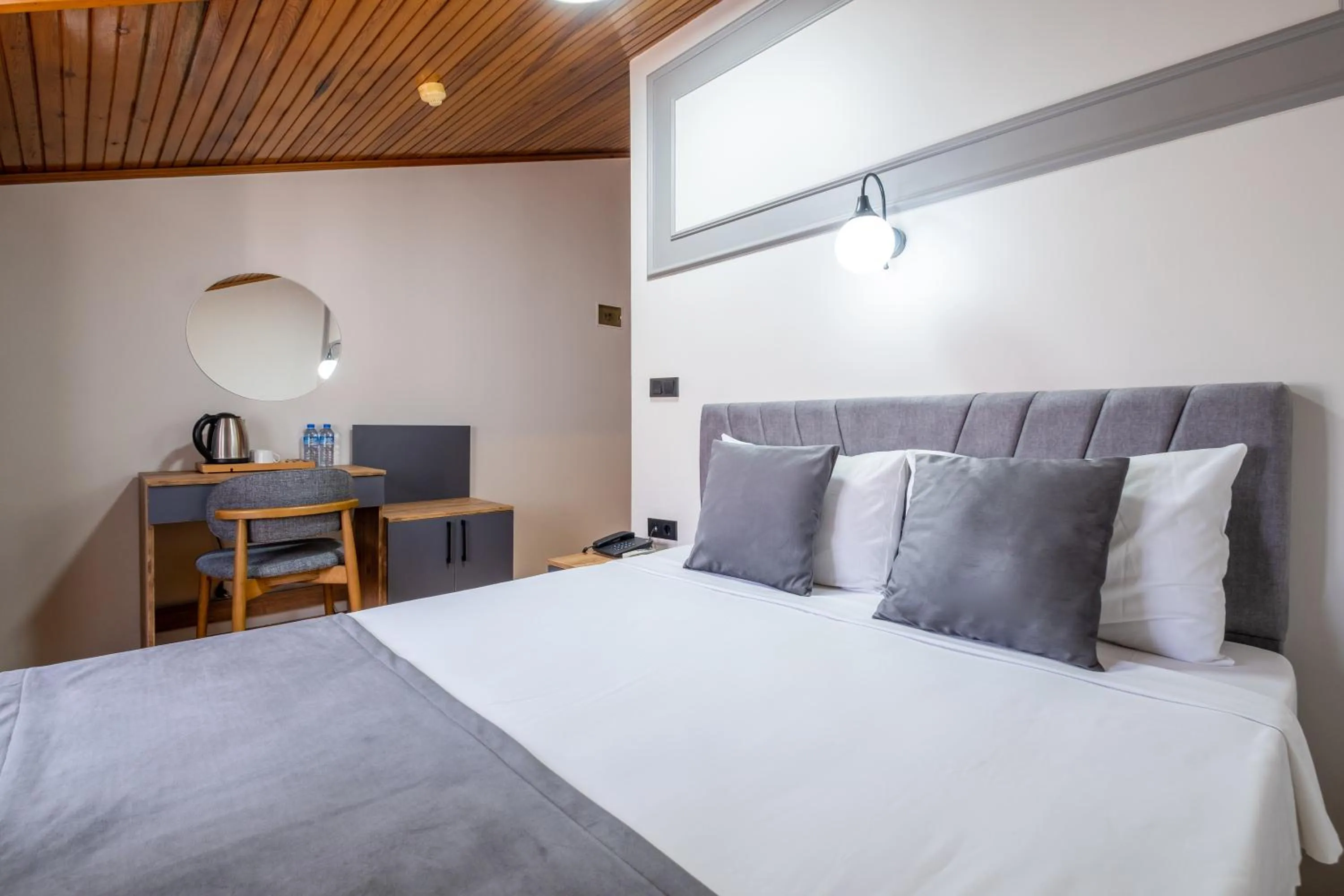 Photo of the whole room, Bed in Sur Hotel Sultanahmet