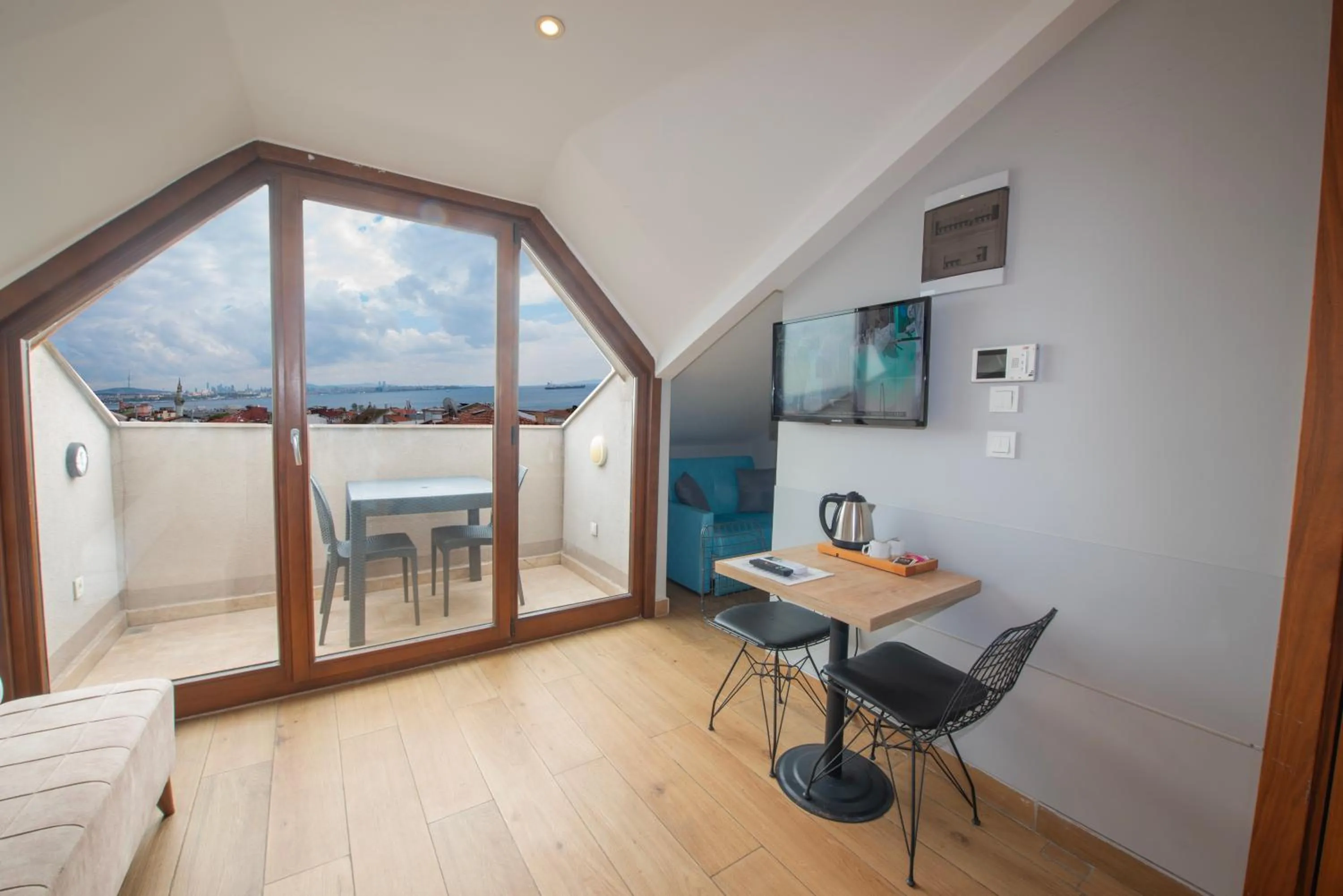 TV and multimedia in Sur Hotel Sultanahmet