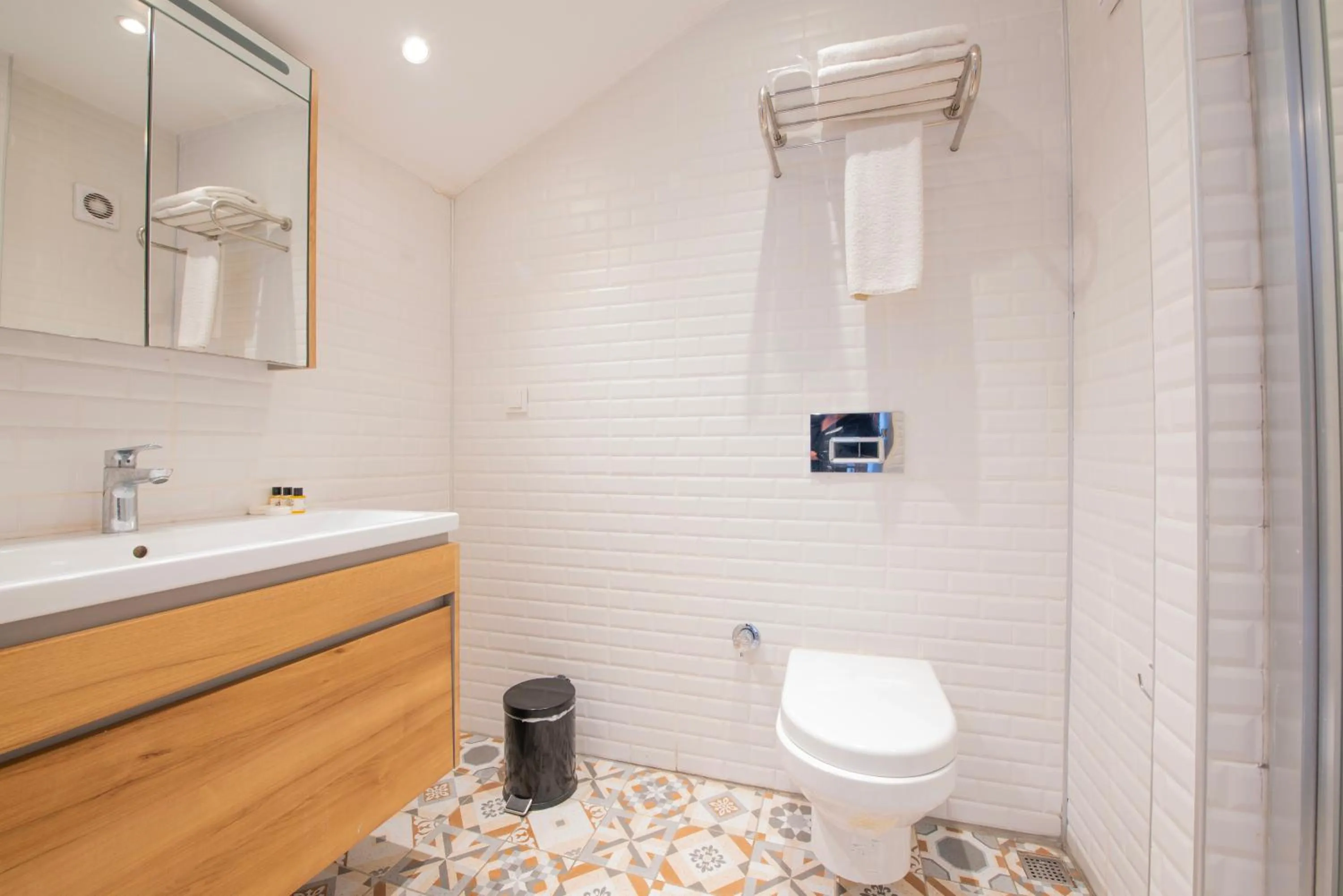 Shower in Sur Hotel Sultanahmet