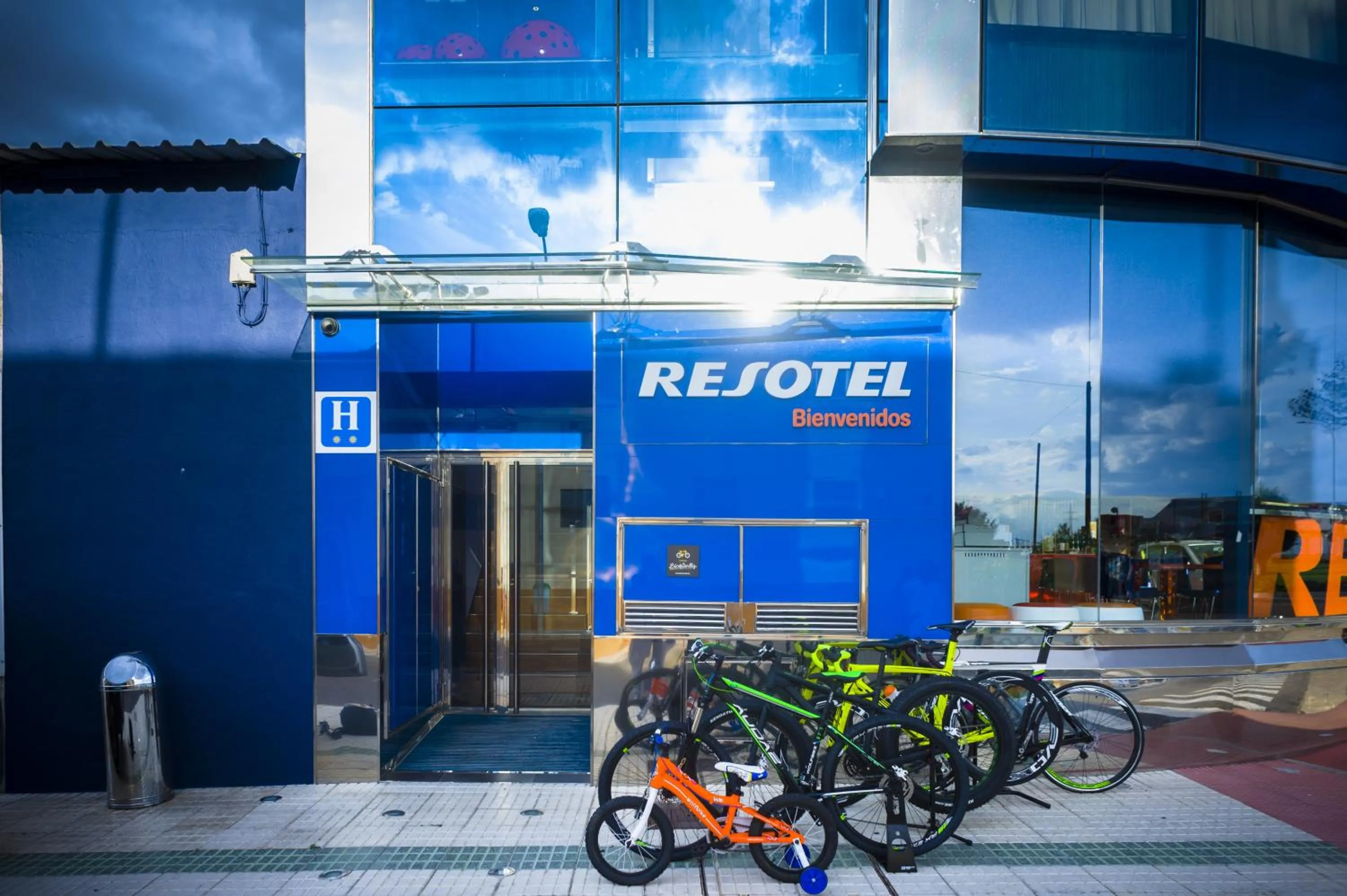 Property building in Resotel