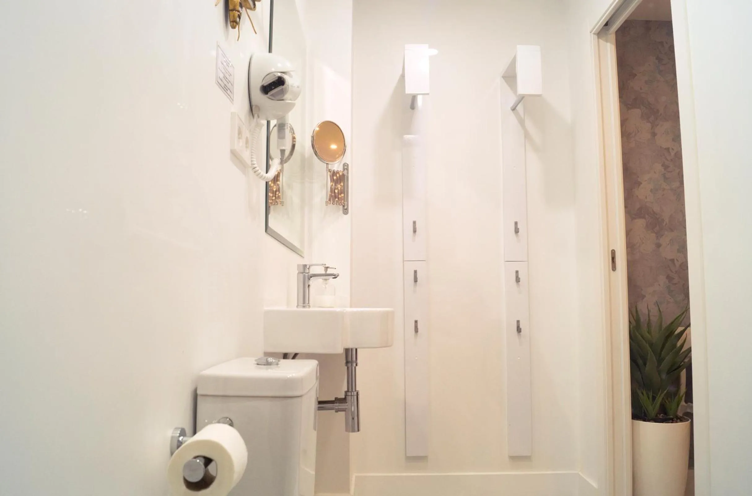 Bathroom in Chueca - Room Apartments
