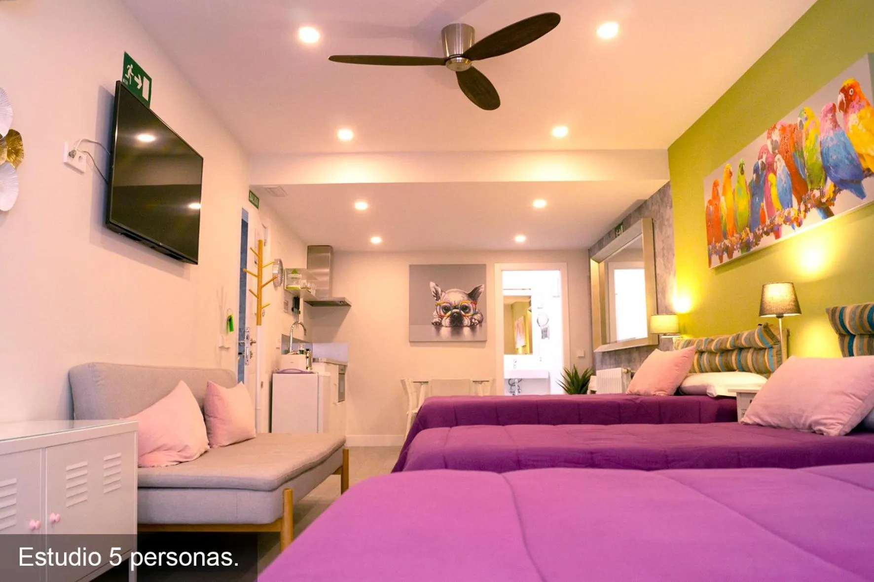 Photo of the whole room, Bed in Chueca - Room Apartments
