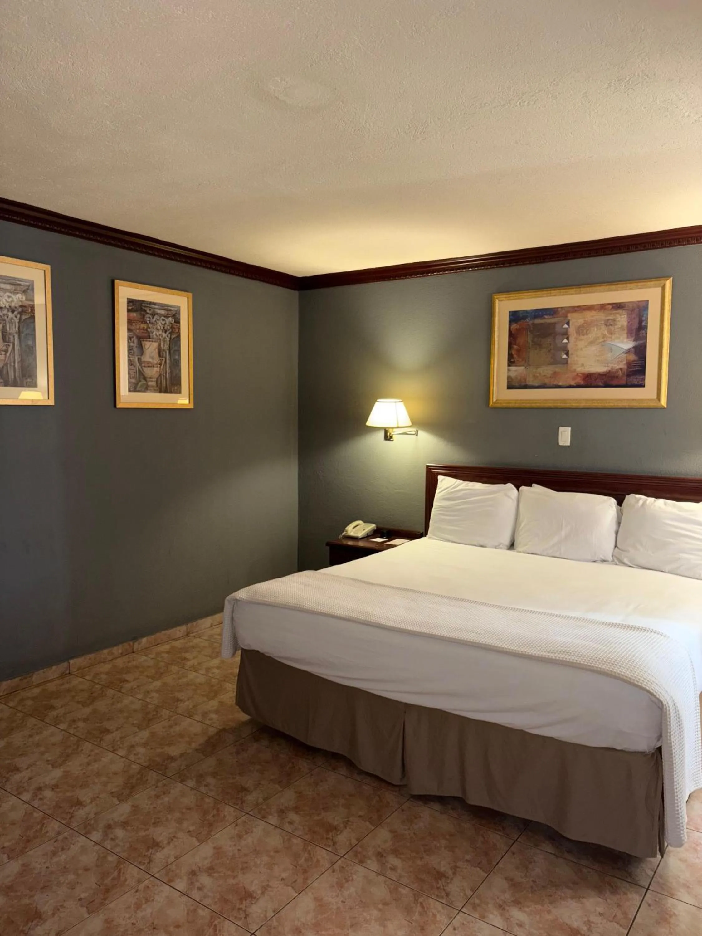 Bedroom, Bed in FLORENCIA PLAZA HOTEL