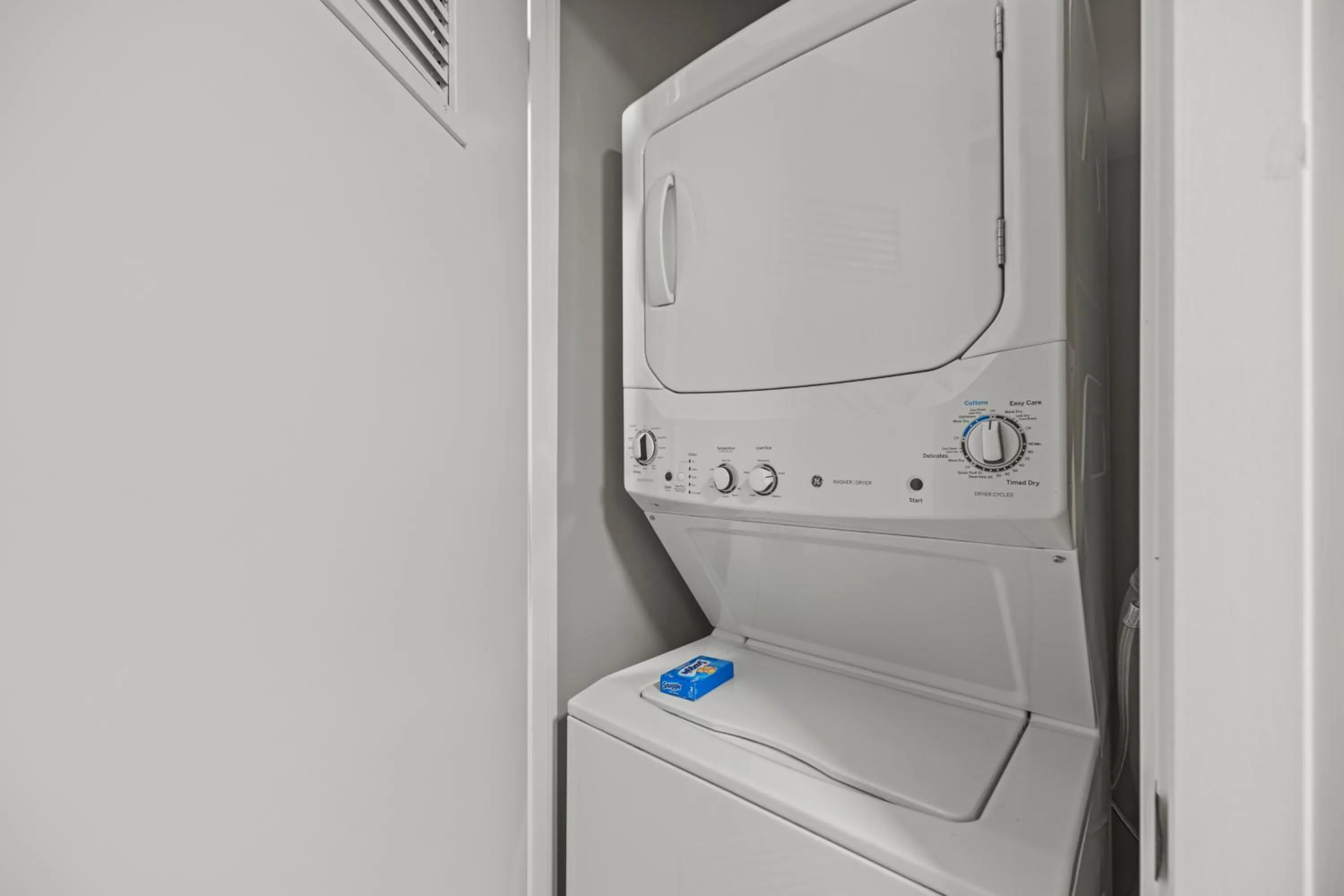 washing machine in Coda on Half, a Placemakr Experience - Navy Yard