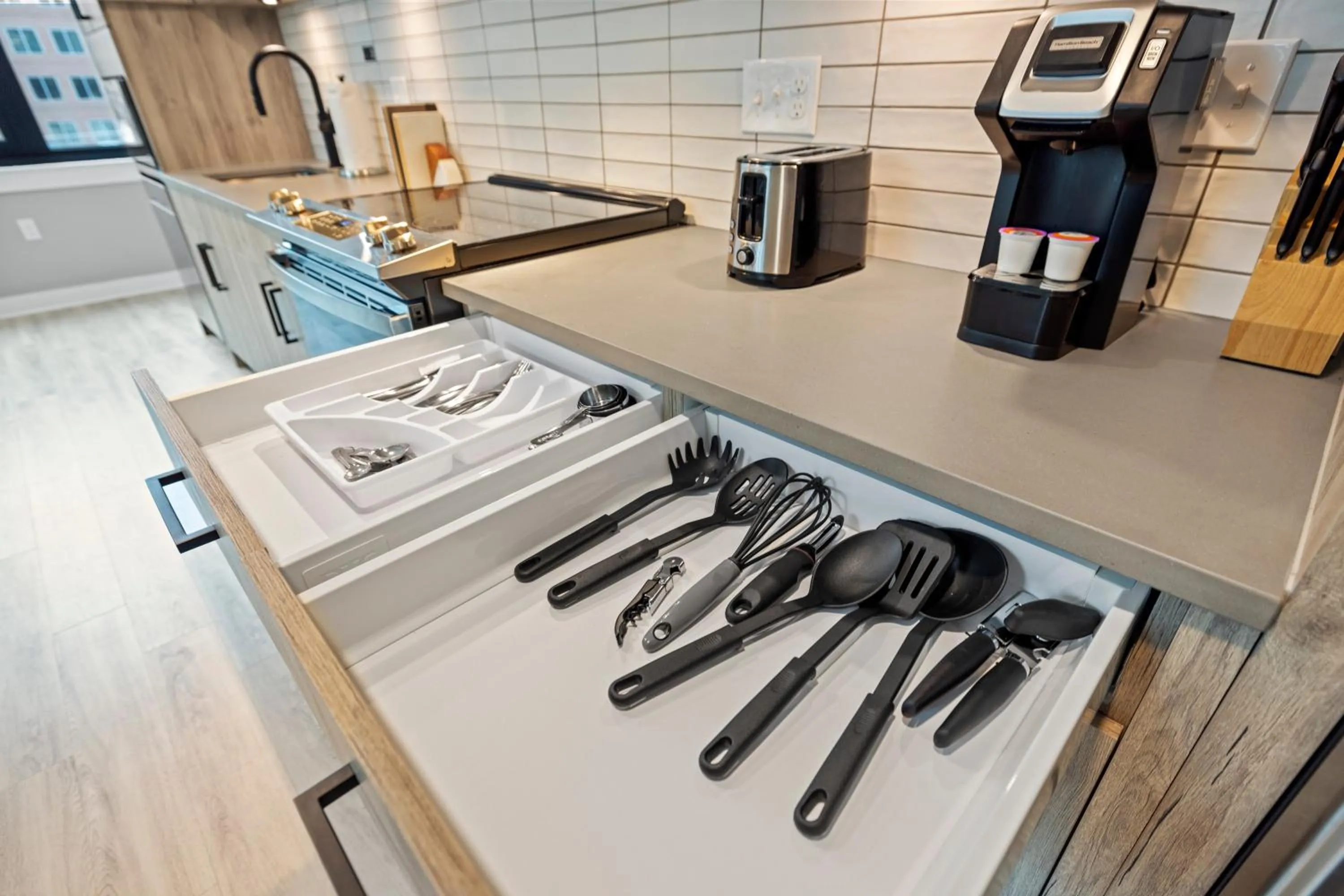 Kitchen or kitchenette in Coda on Half, a Placemakr Experience - Navy Yard