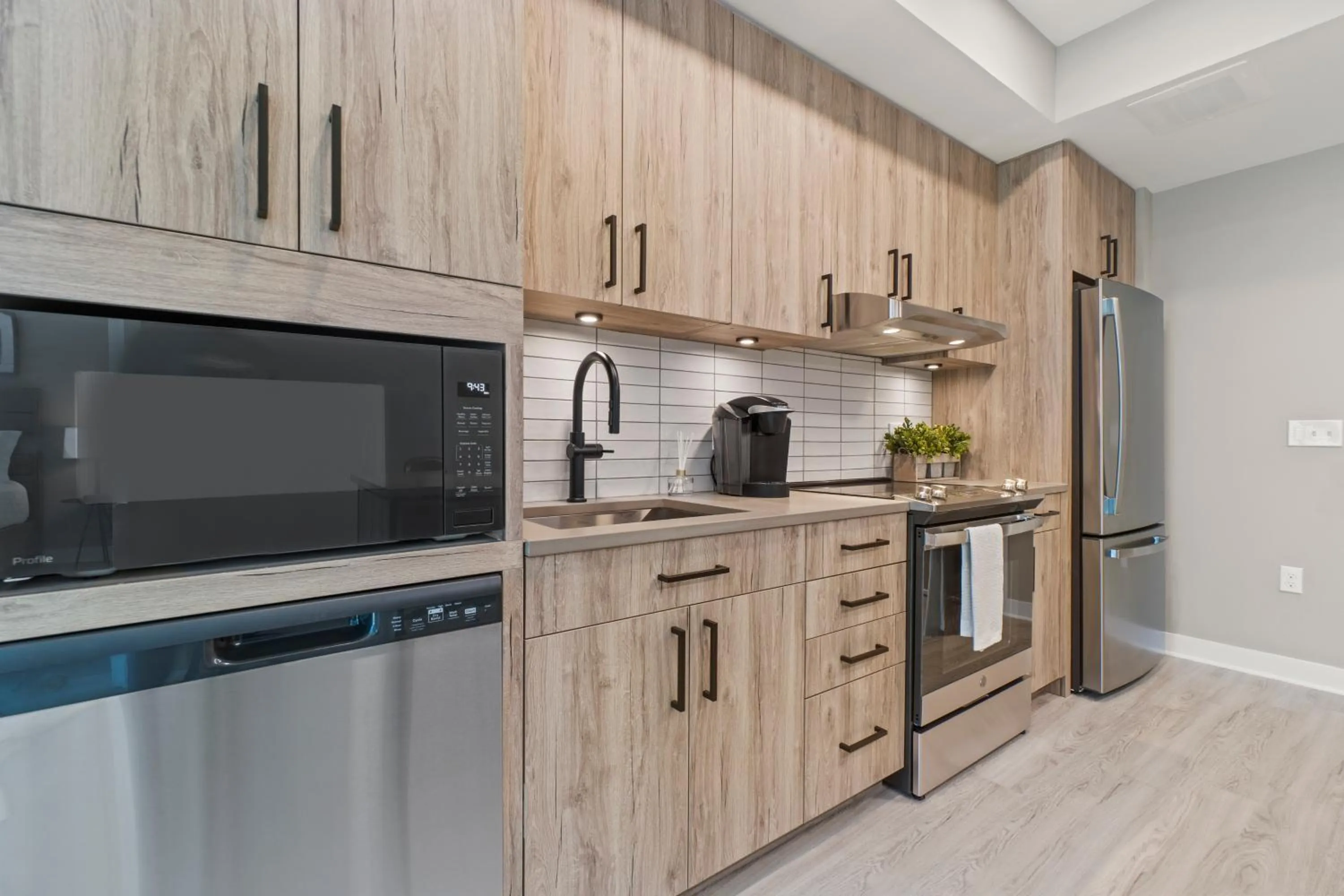 Kitchen or kitchenette in Coda on Half, a Placemakr Experience - Navy Yard