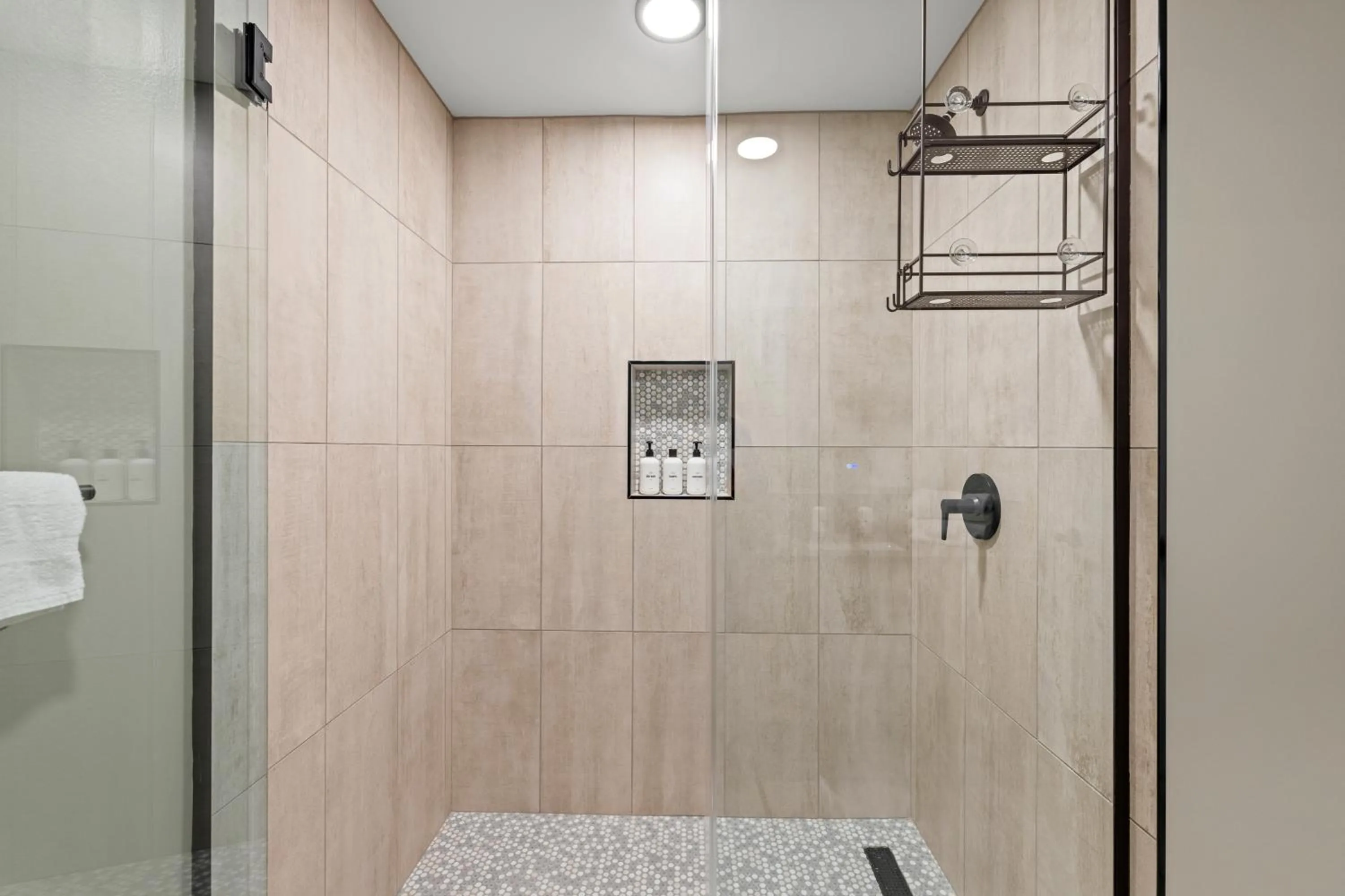 Shower in Coda on Half, a Placemakr Experience - Navy Yard