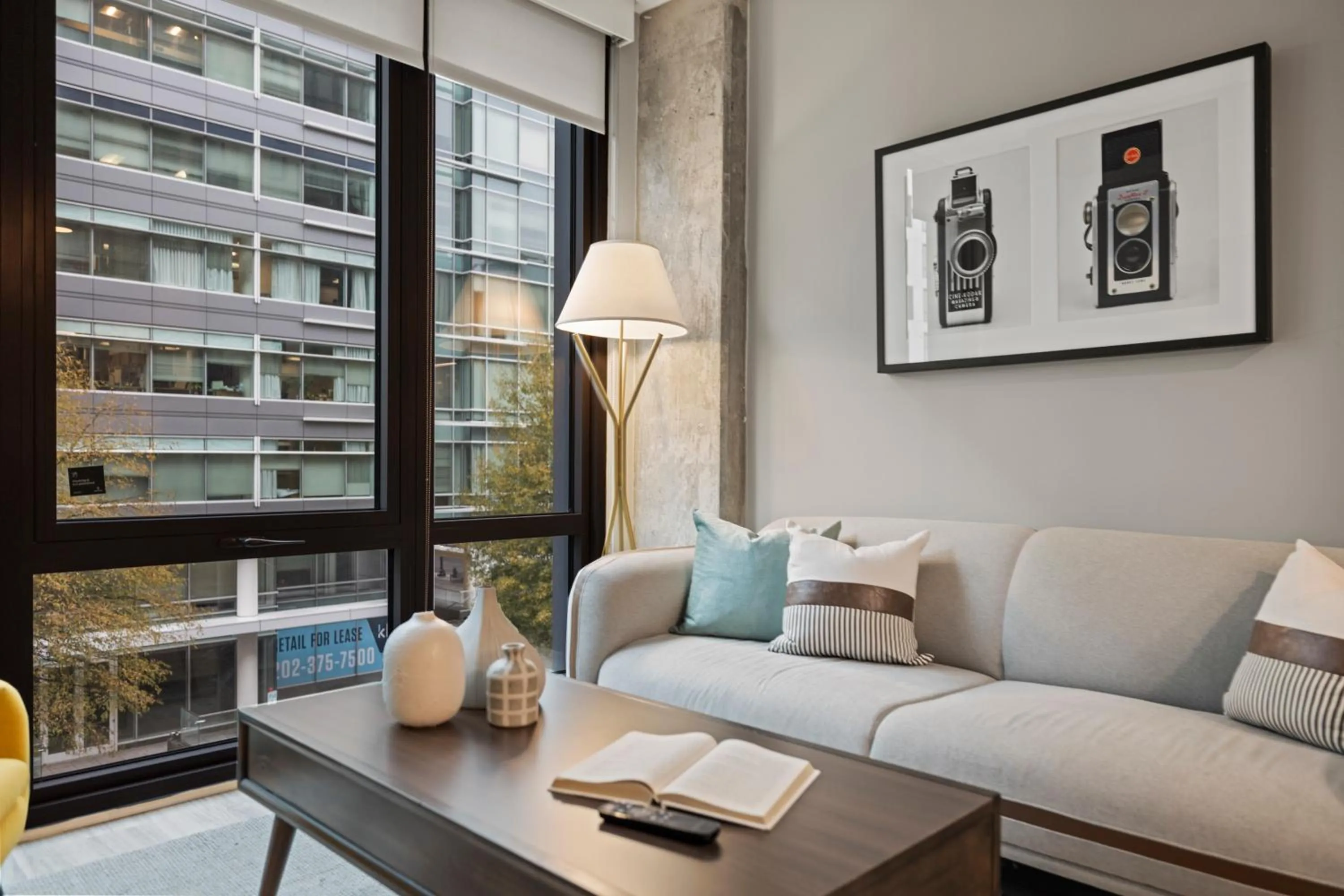 Living room in Coda on Half, a Placemakr Experience - Navy Yard