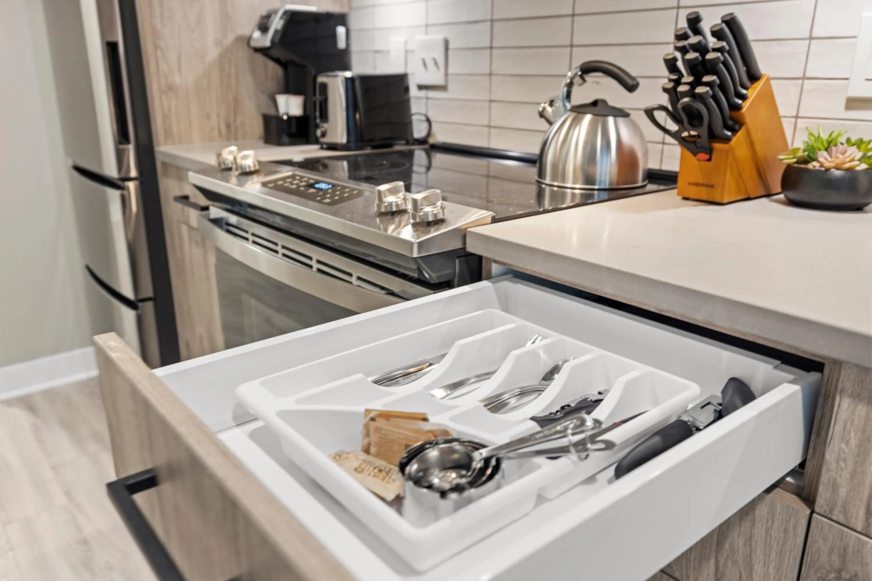 Kitchen or kitchenette in Coda on Half, a Placemakr Experience - Navy Yard
