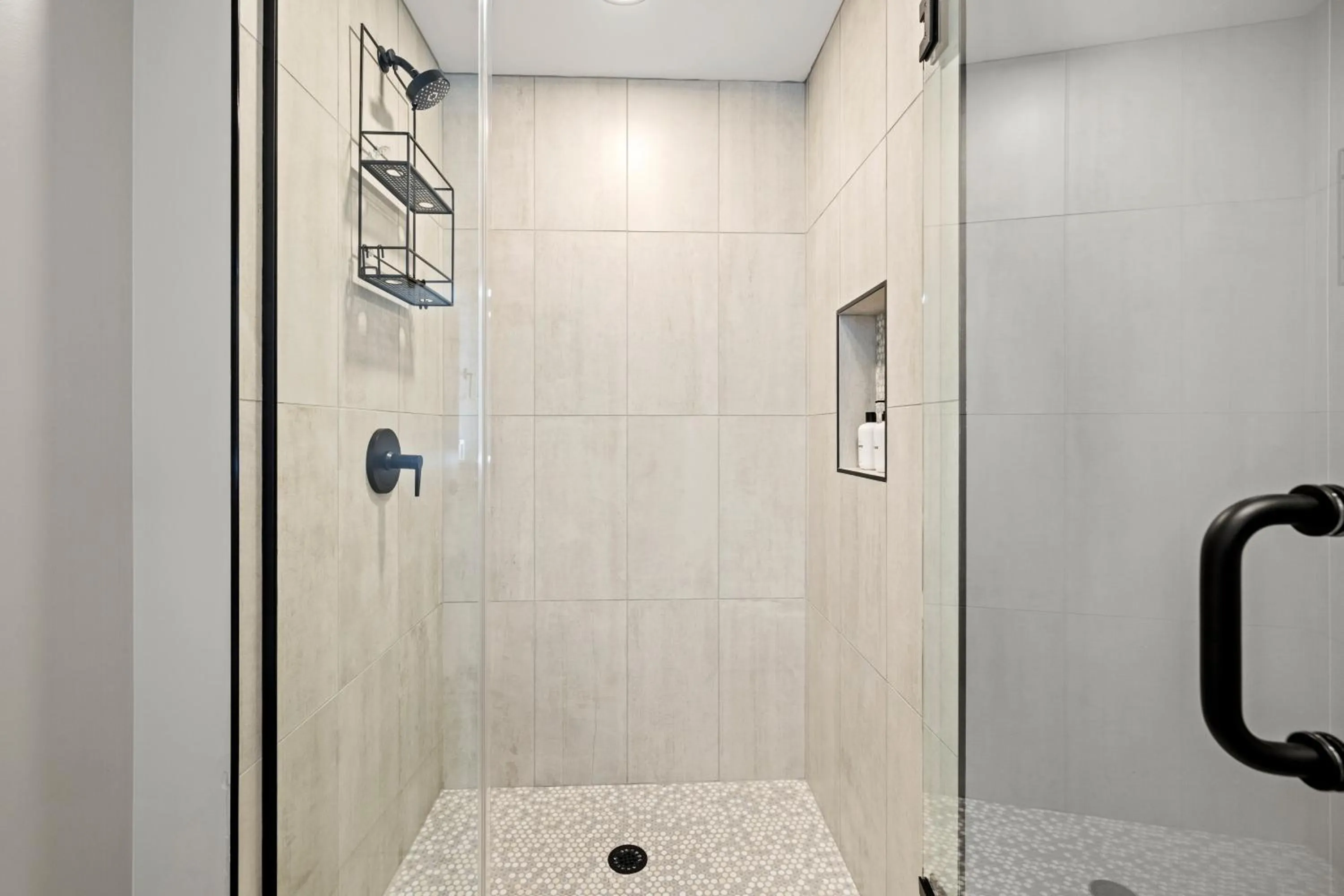 Shower in Coda on Half, a Placemakr Experience - Navy Yard