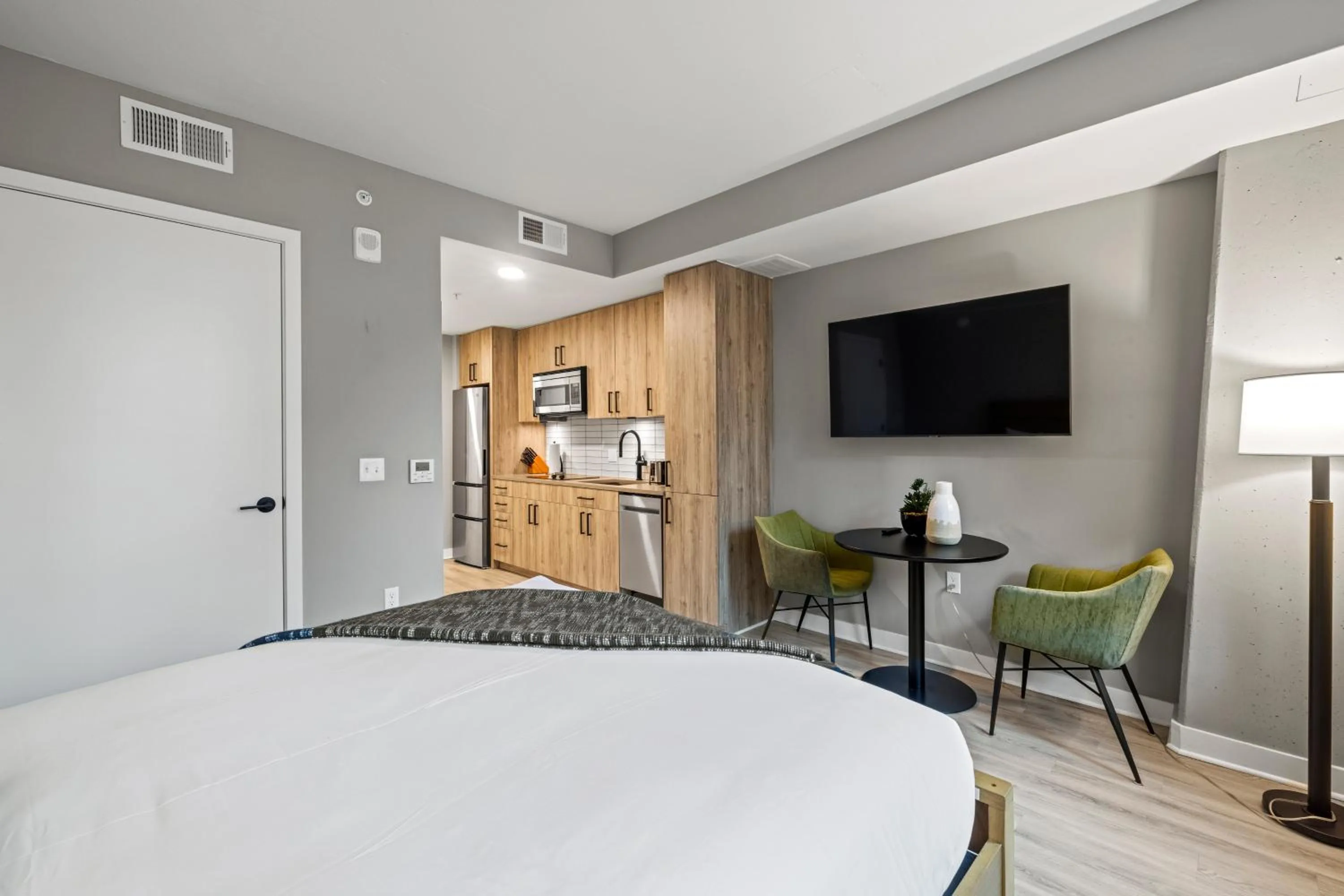 Bed in Coda on Half, a Placemakr Experience - Navy Yard